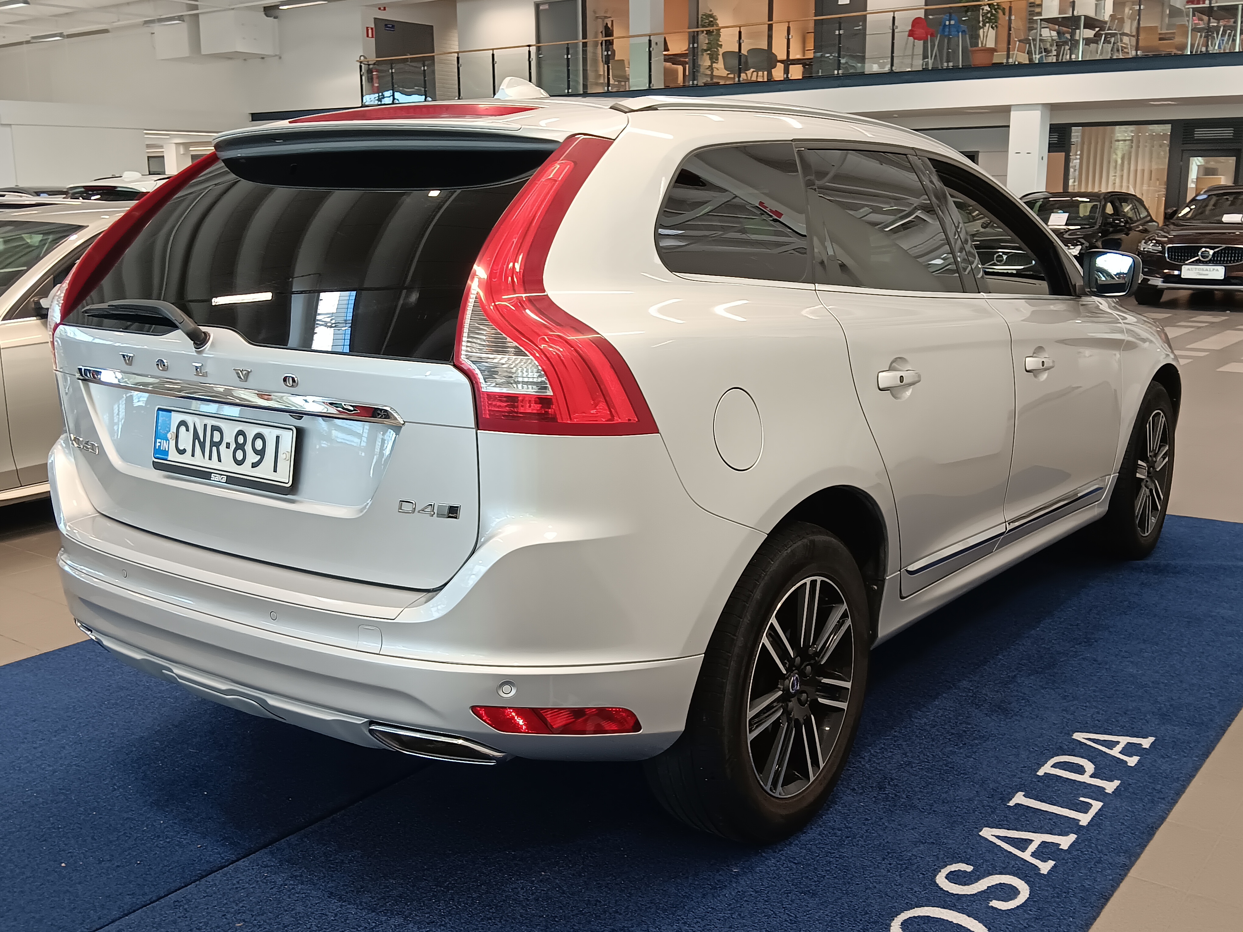 VOLVO XC60 2017
