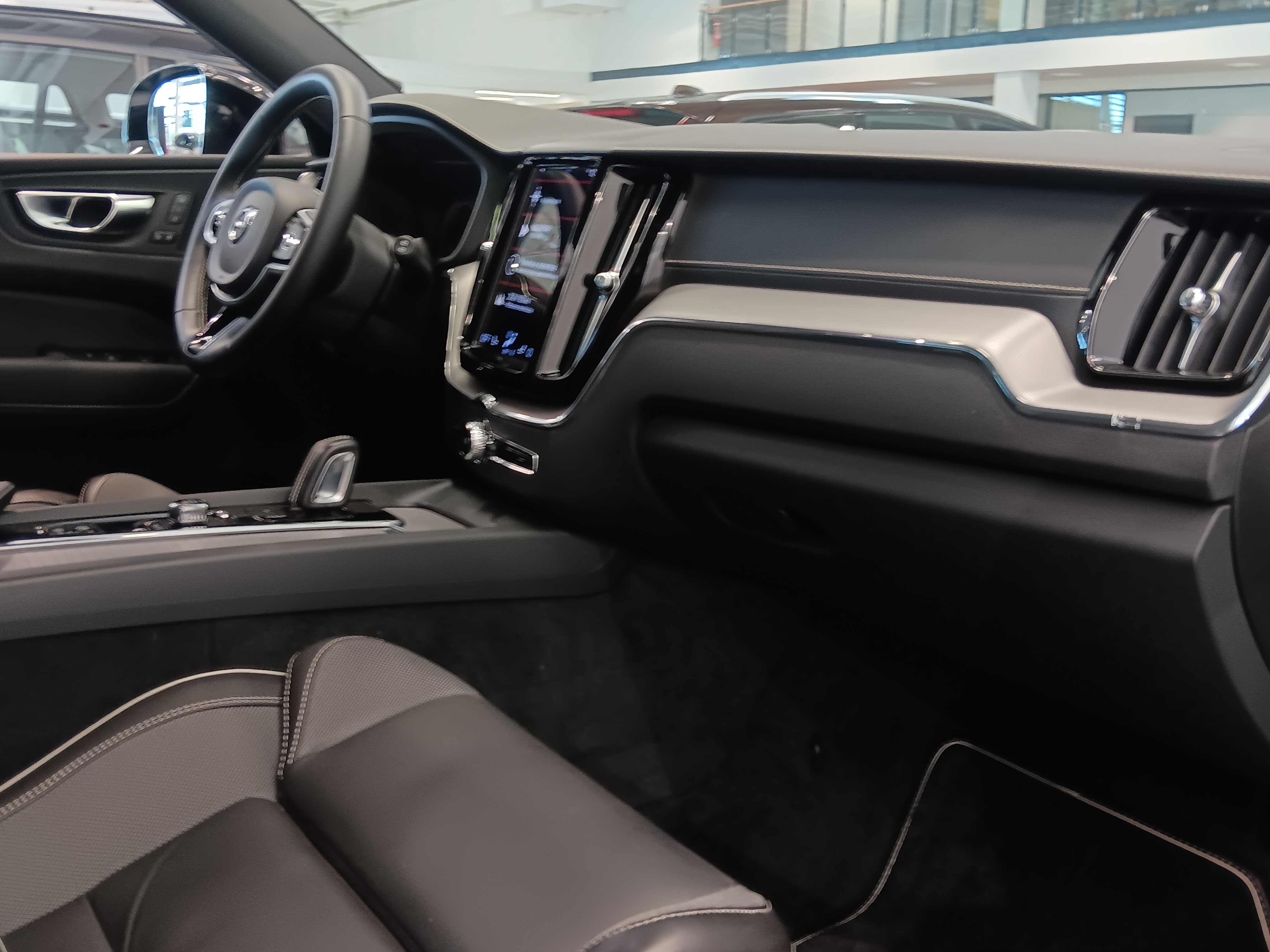 VOLVO XC60 2021