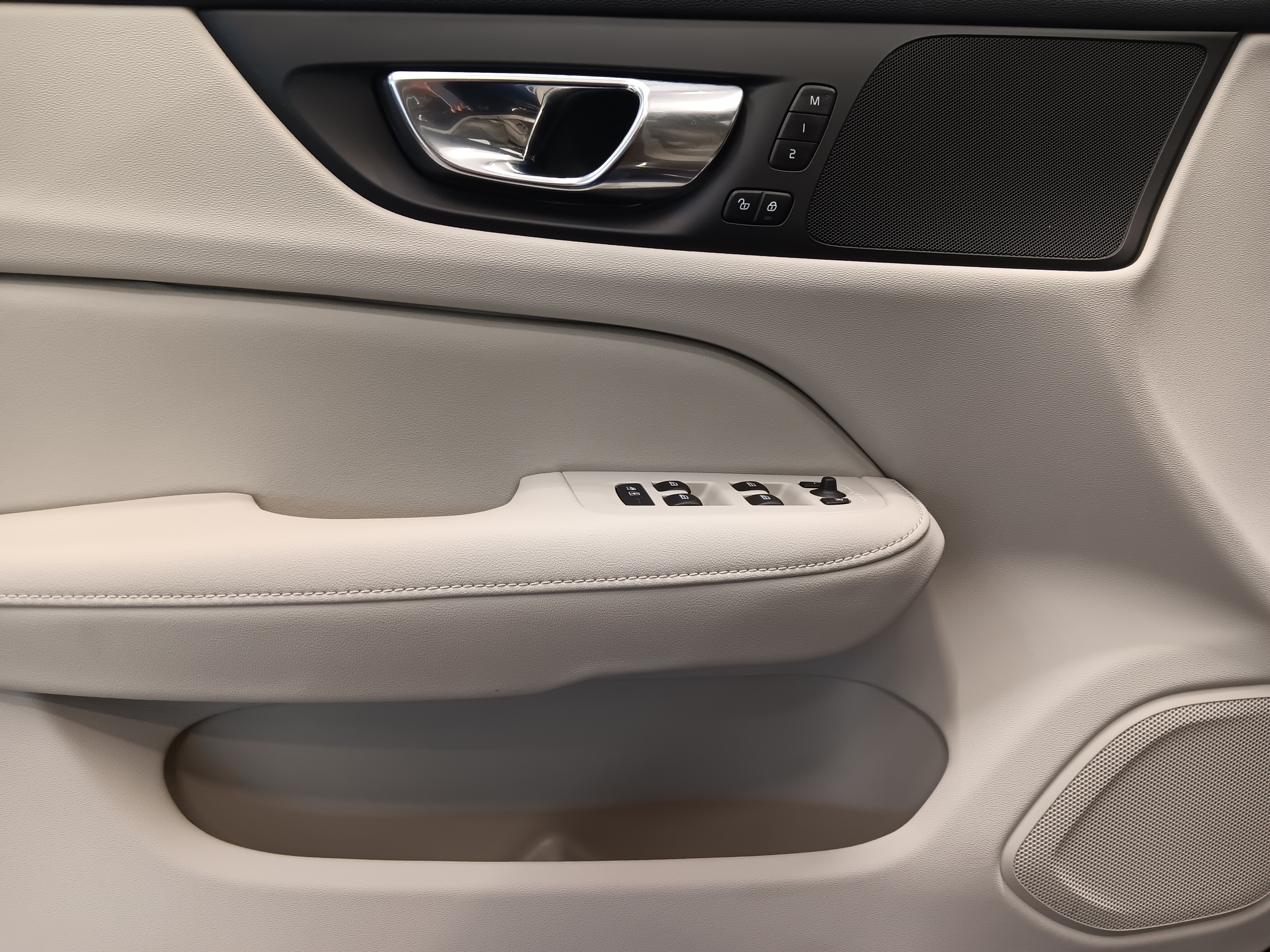 VOLVO S60 2023