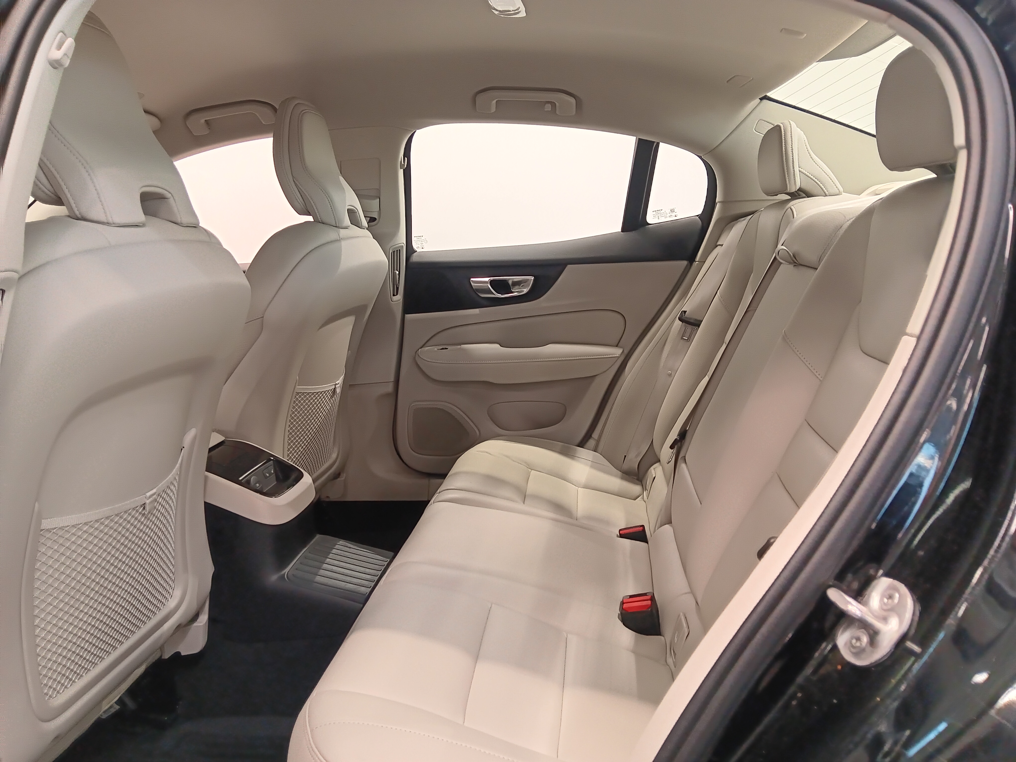VOLVO S60 2023