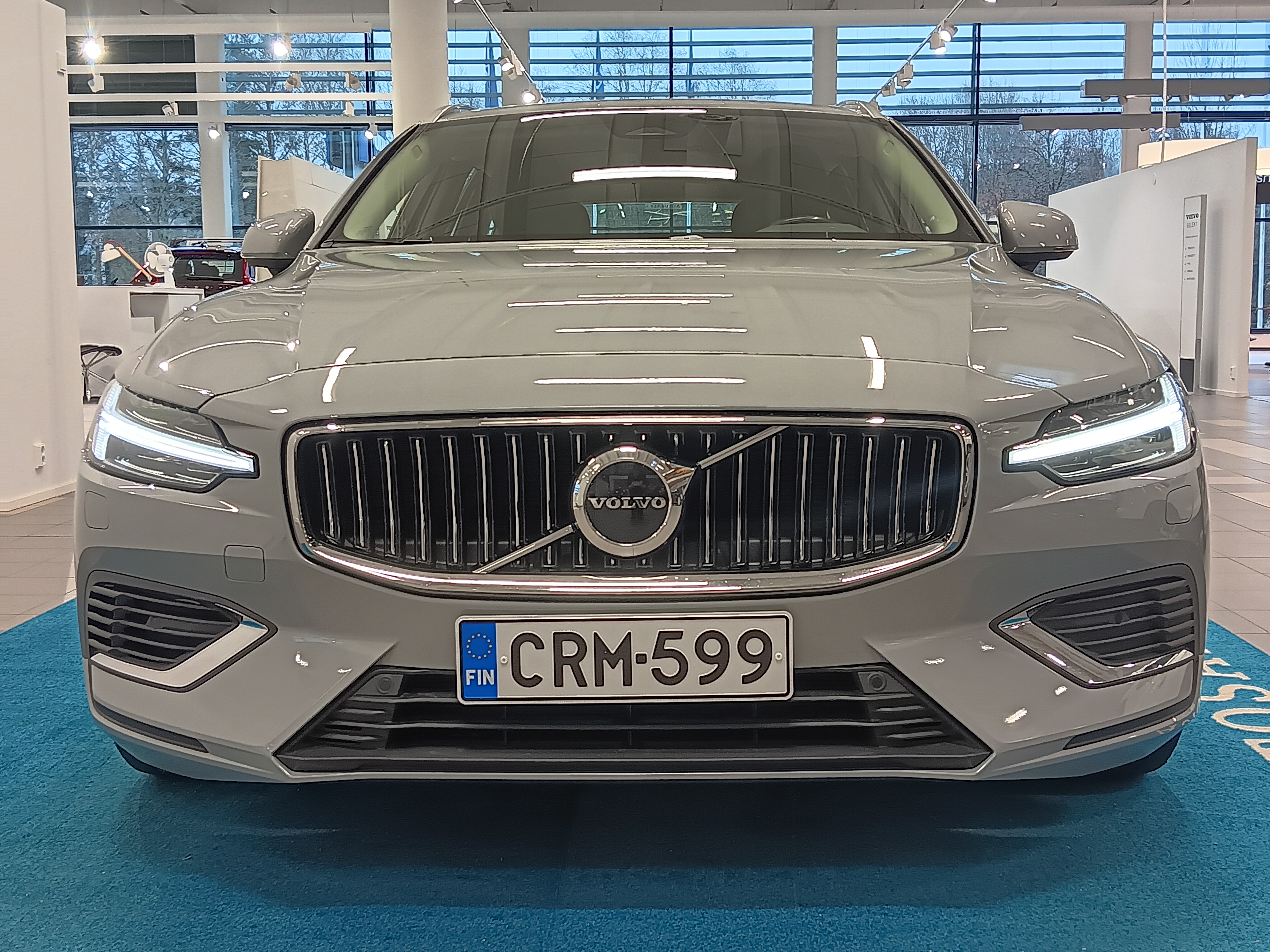 VOLVO V60 2024