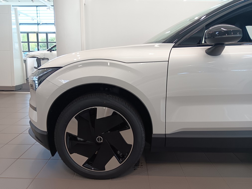 VOLVO EX30 2024