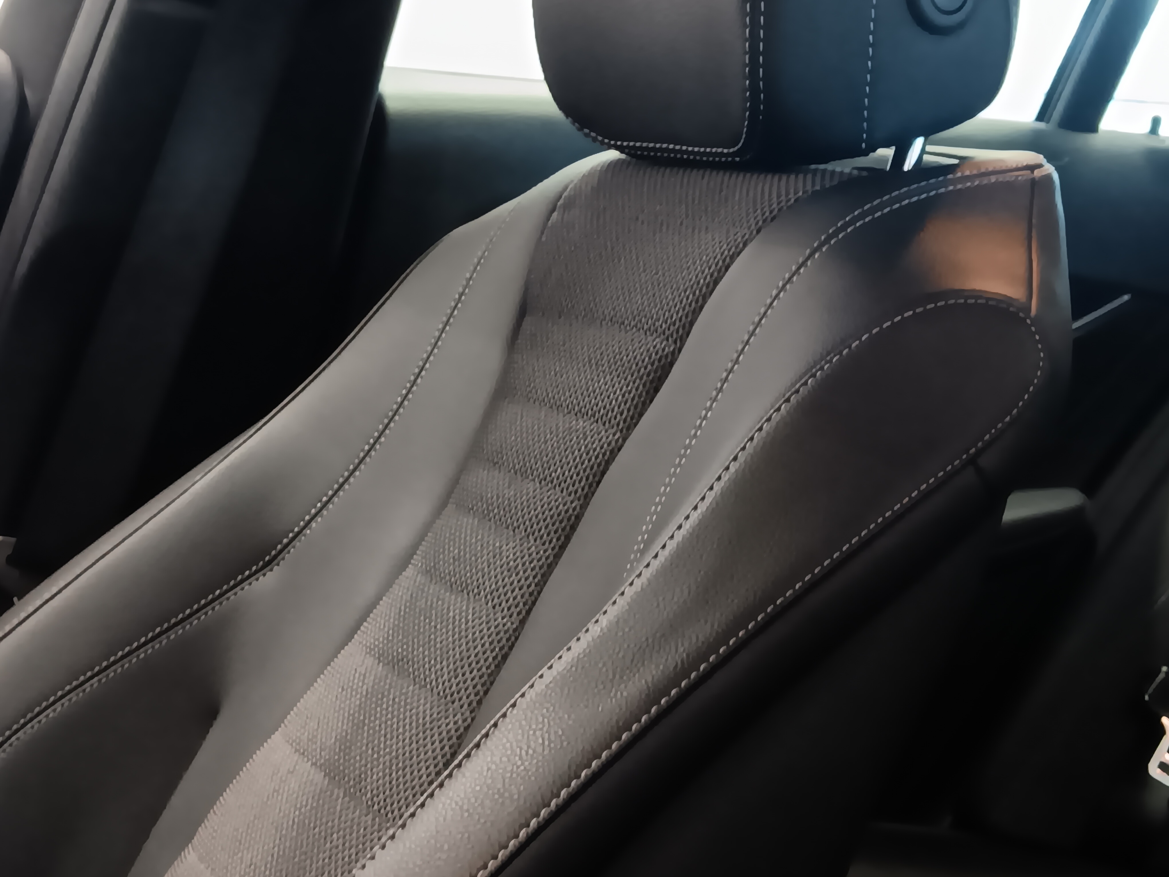 MERCEDES-BENZ E 2023