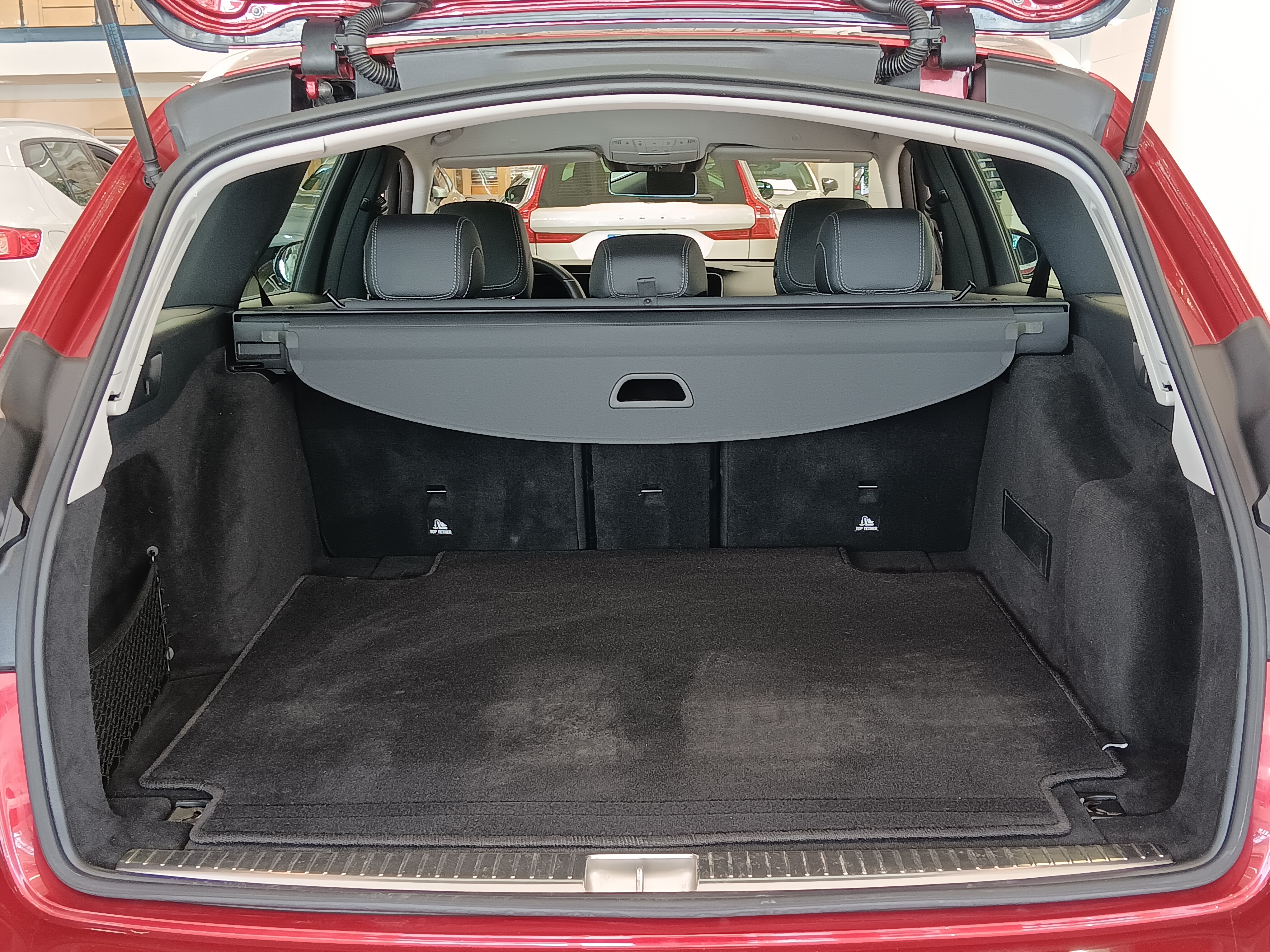 MERCEDES-BENZ E 2023