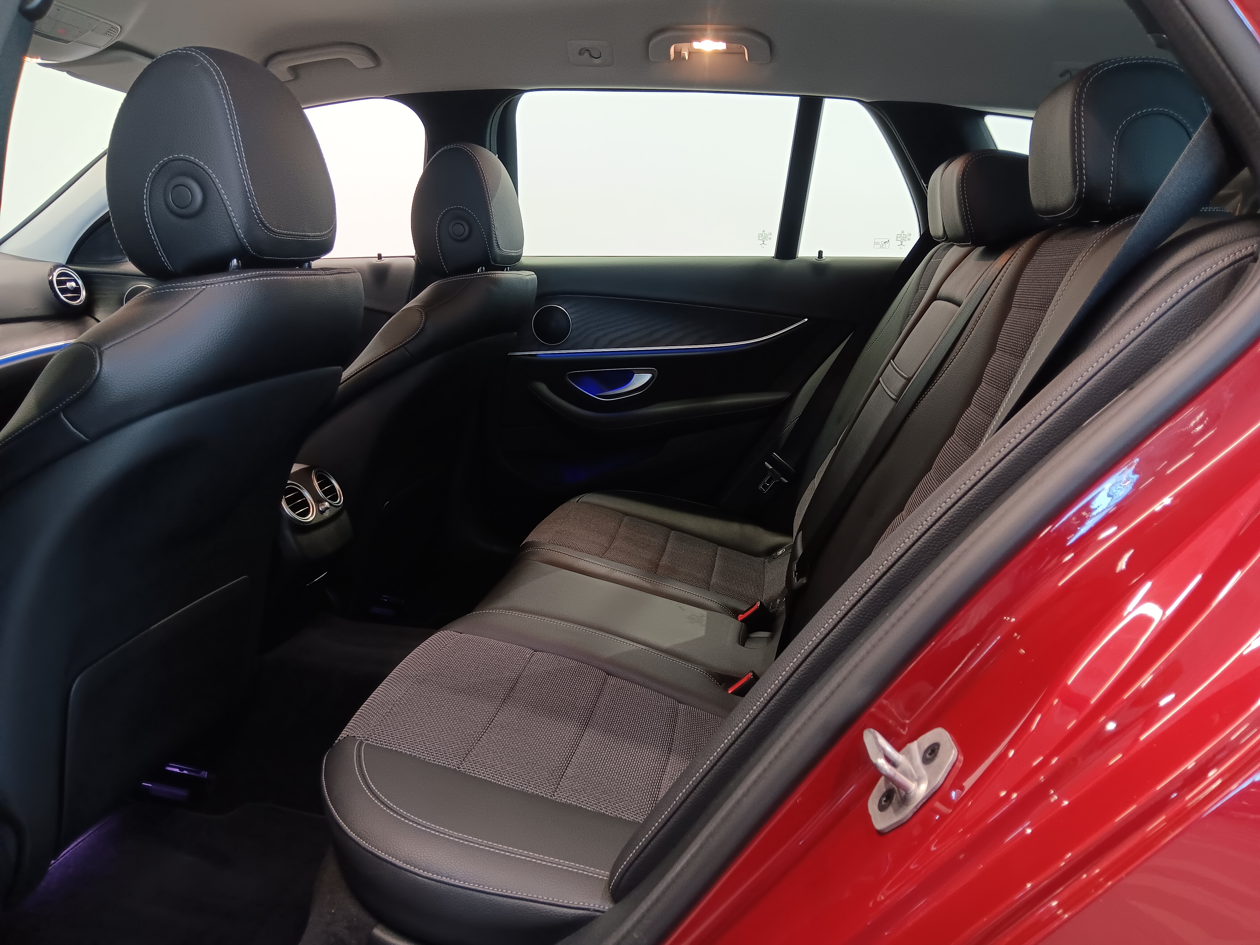 MERCEDES-BENZ E 2023