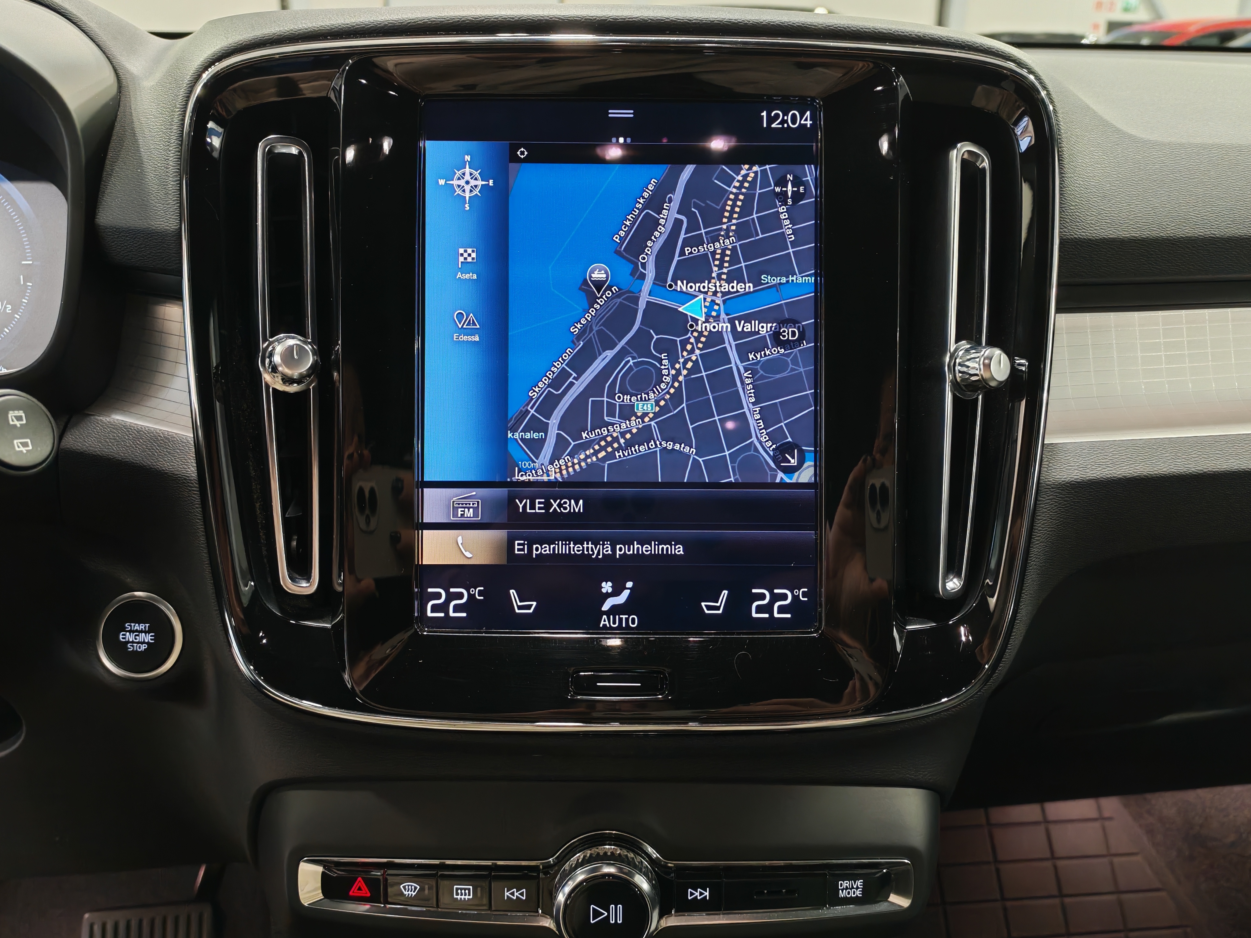 VOLVO XC40 2024