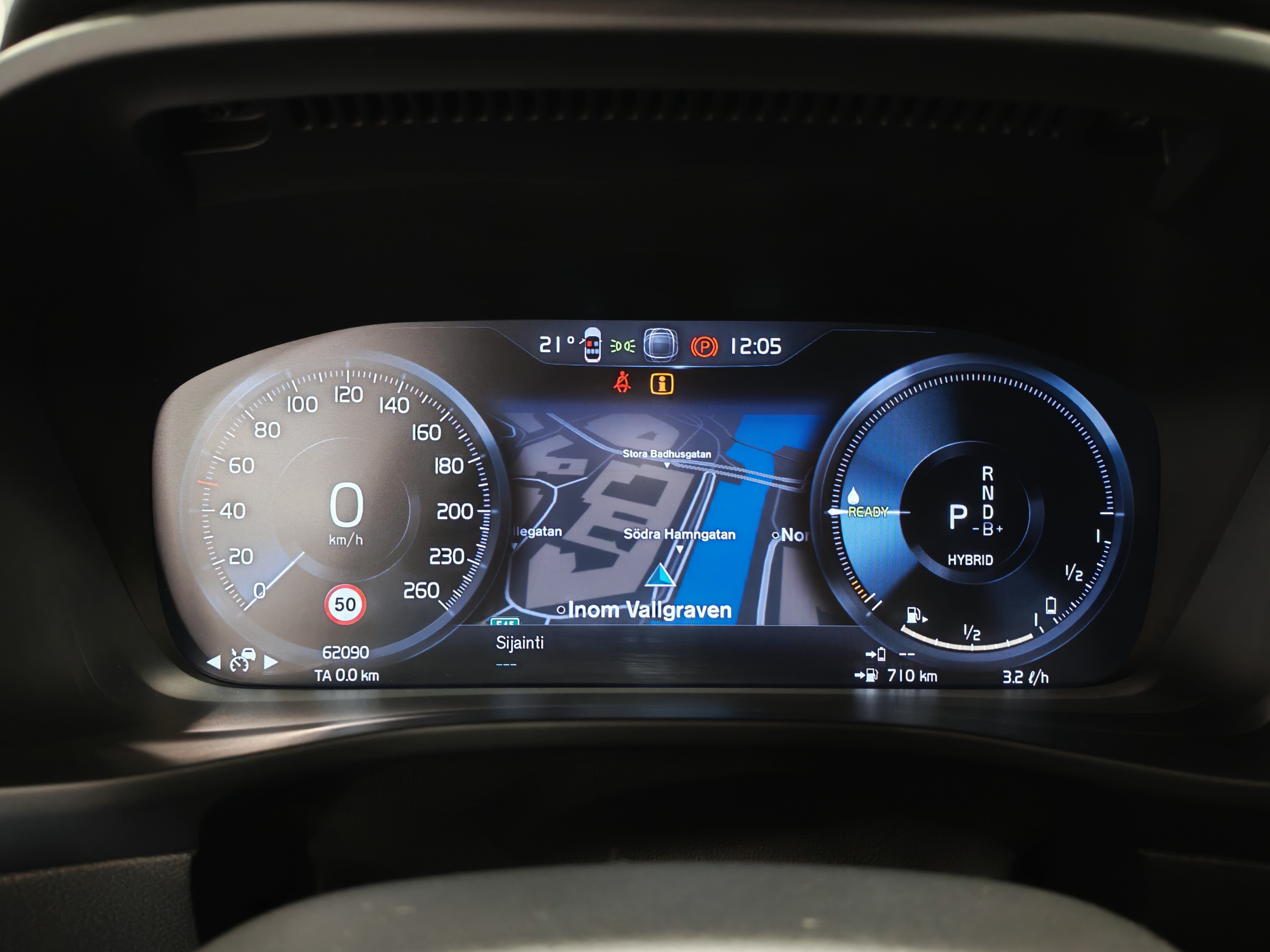 VOLVO XC40 2024