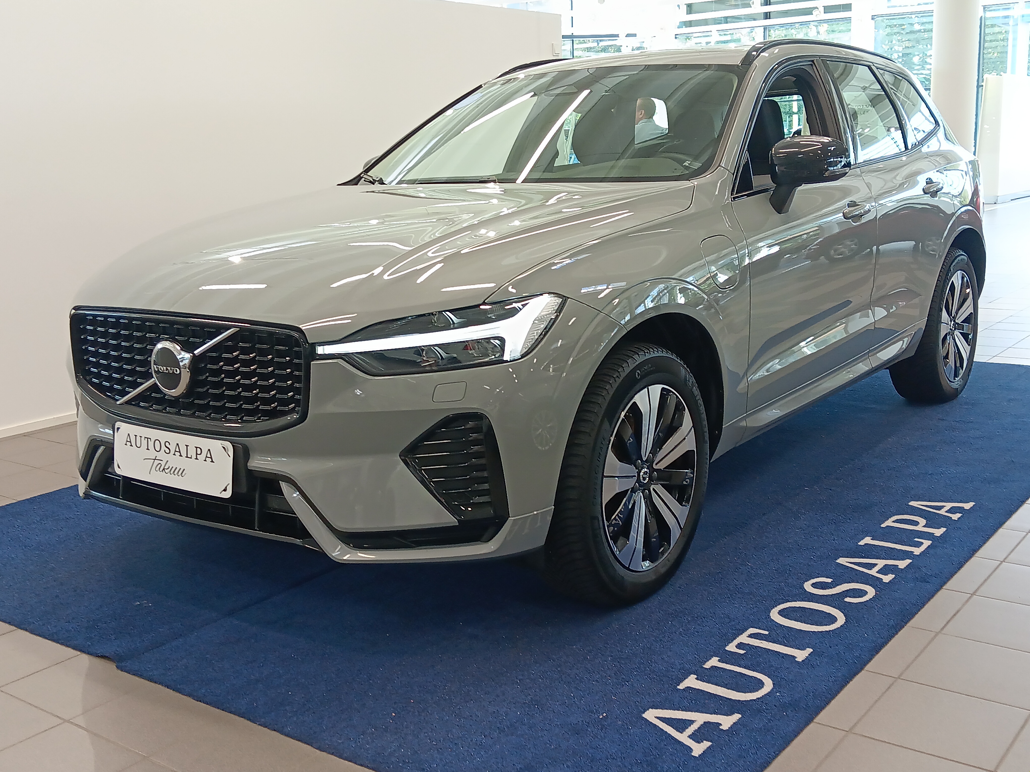 VOLVO XC60 2024