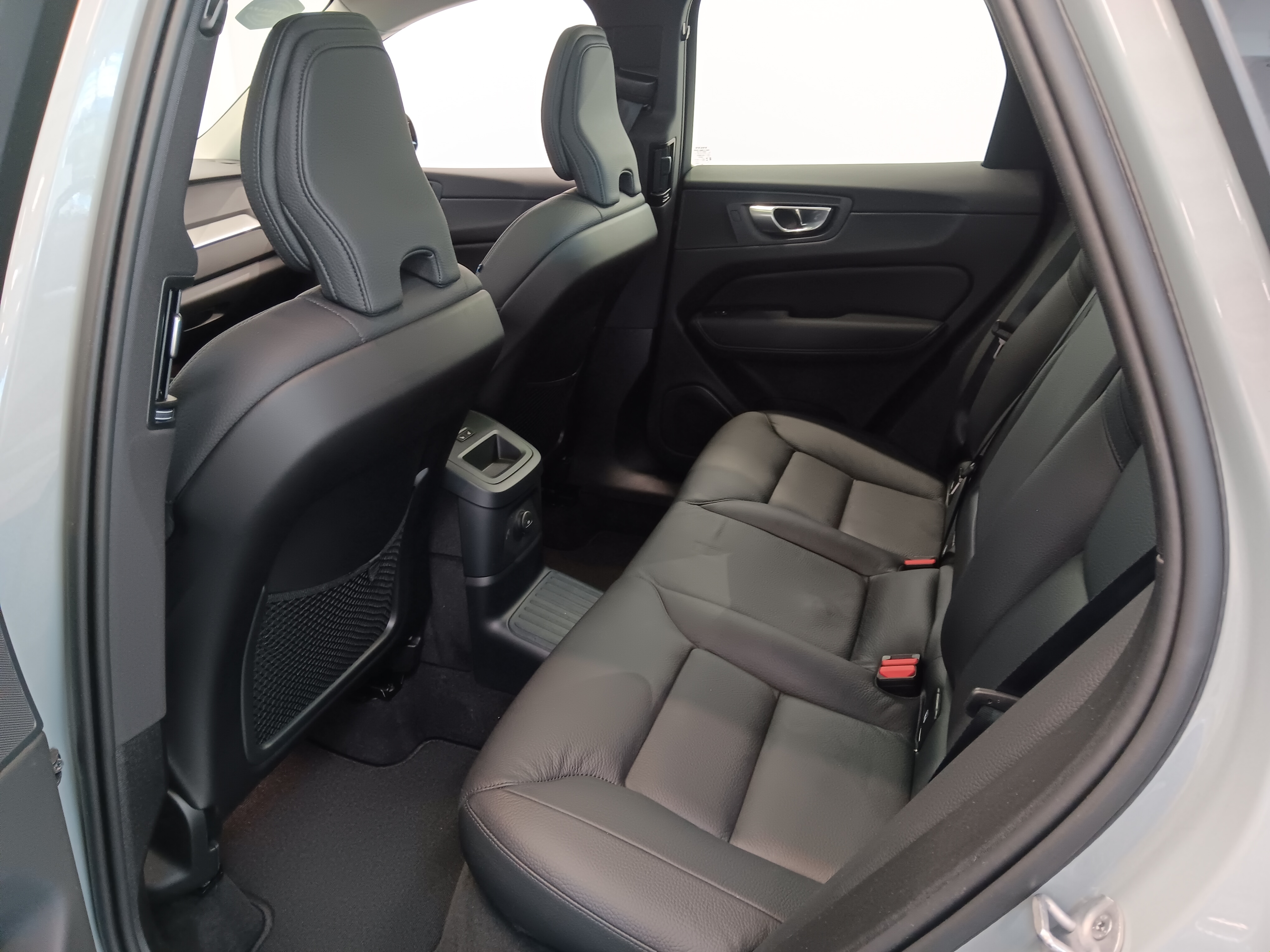 VOLVO XC60 2024
