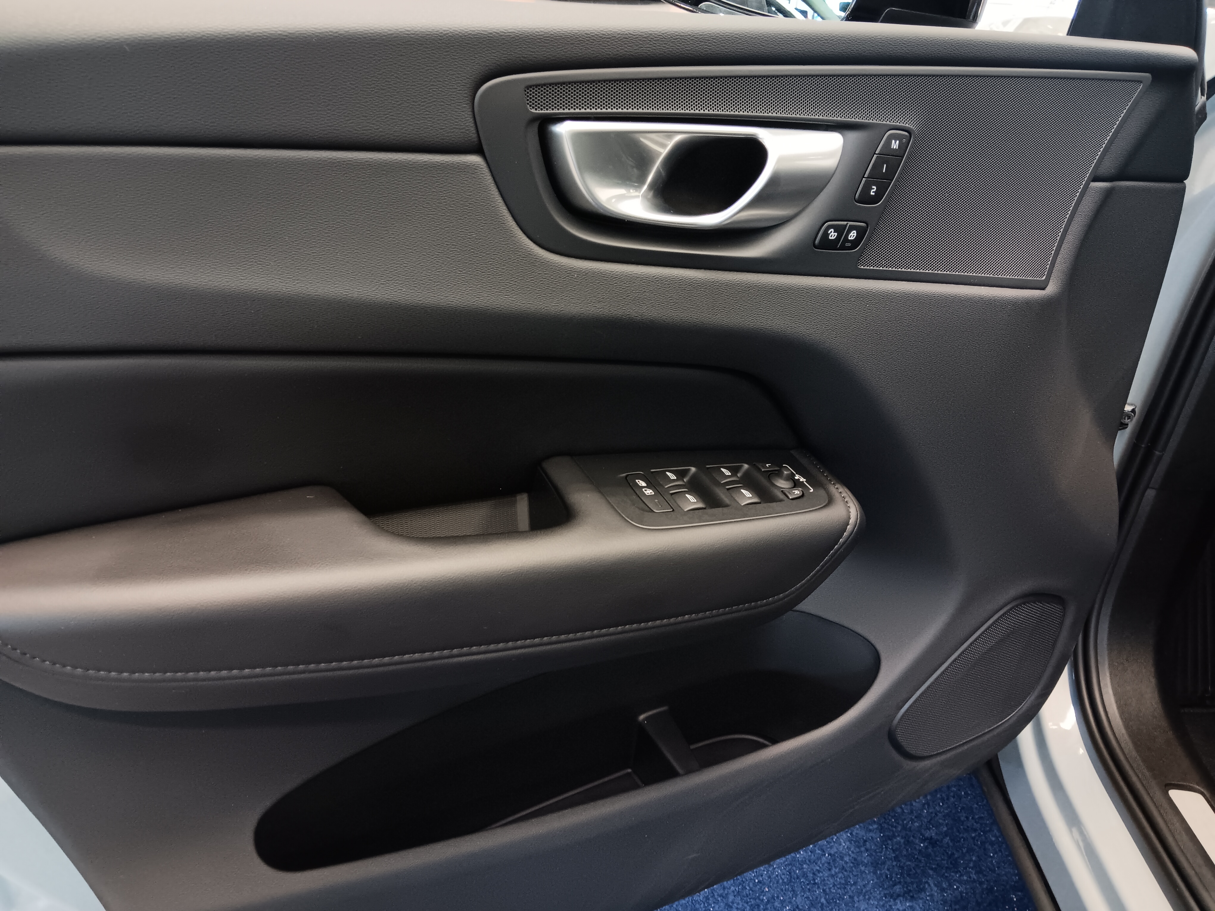 VOLVO XC60 2024