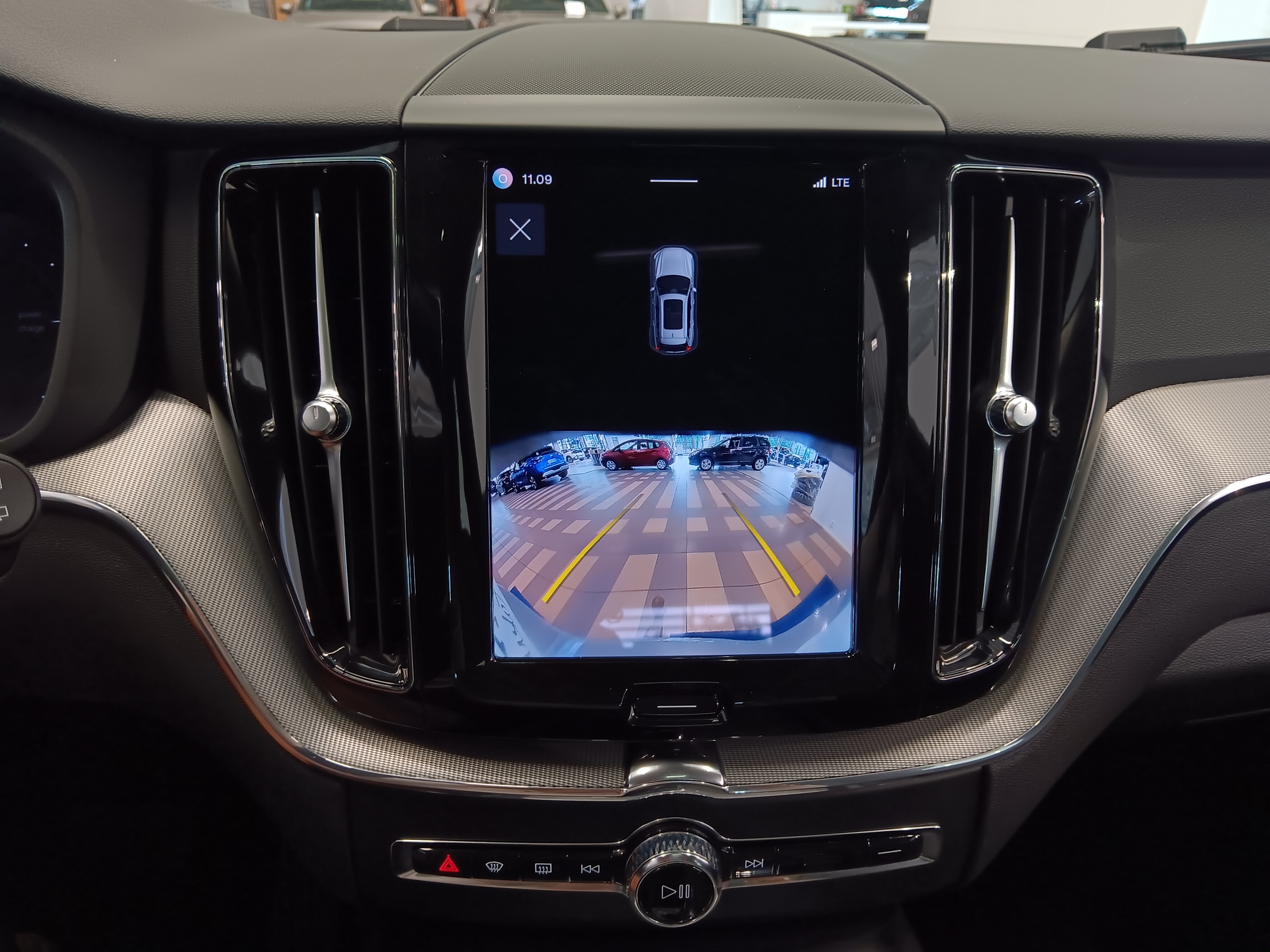 VOLVO XC60 2024
