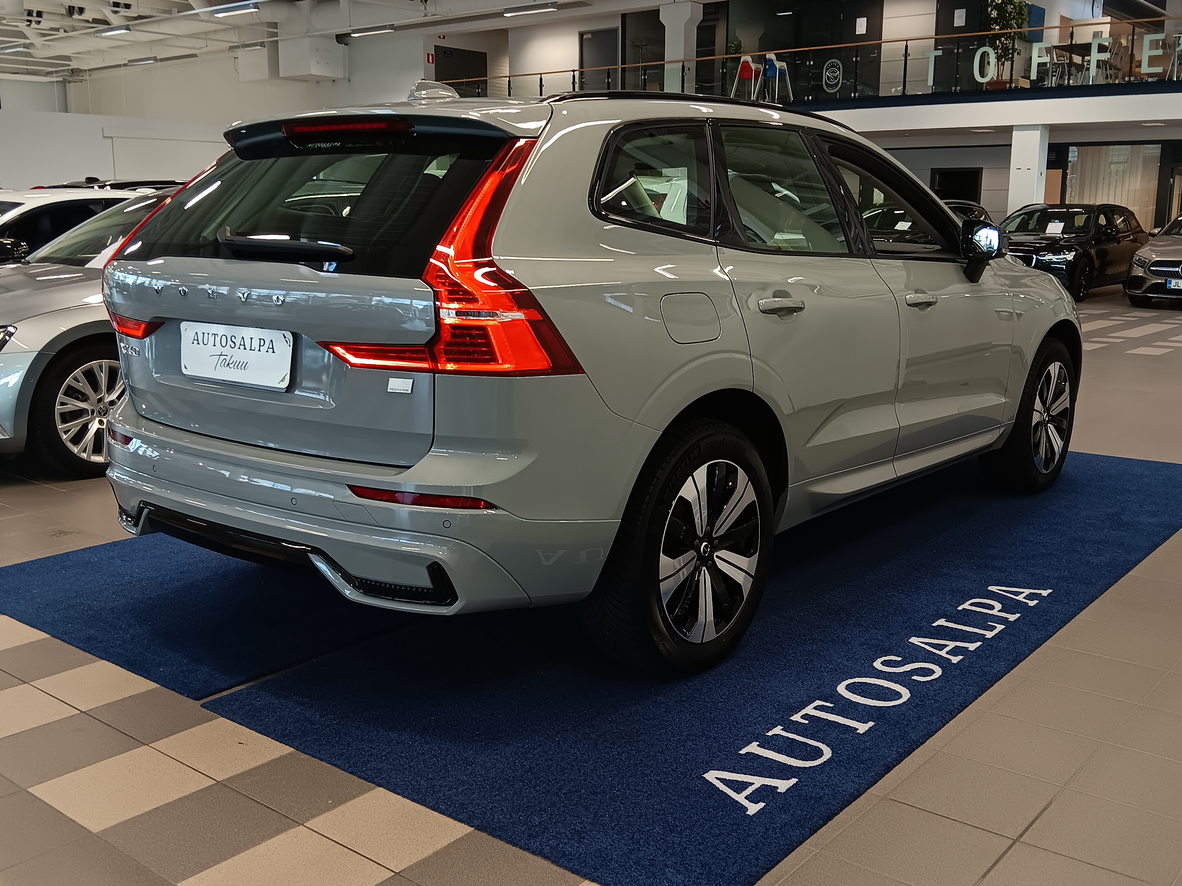 VOLVO XC60 2024