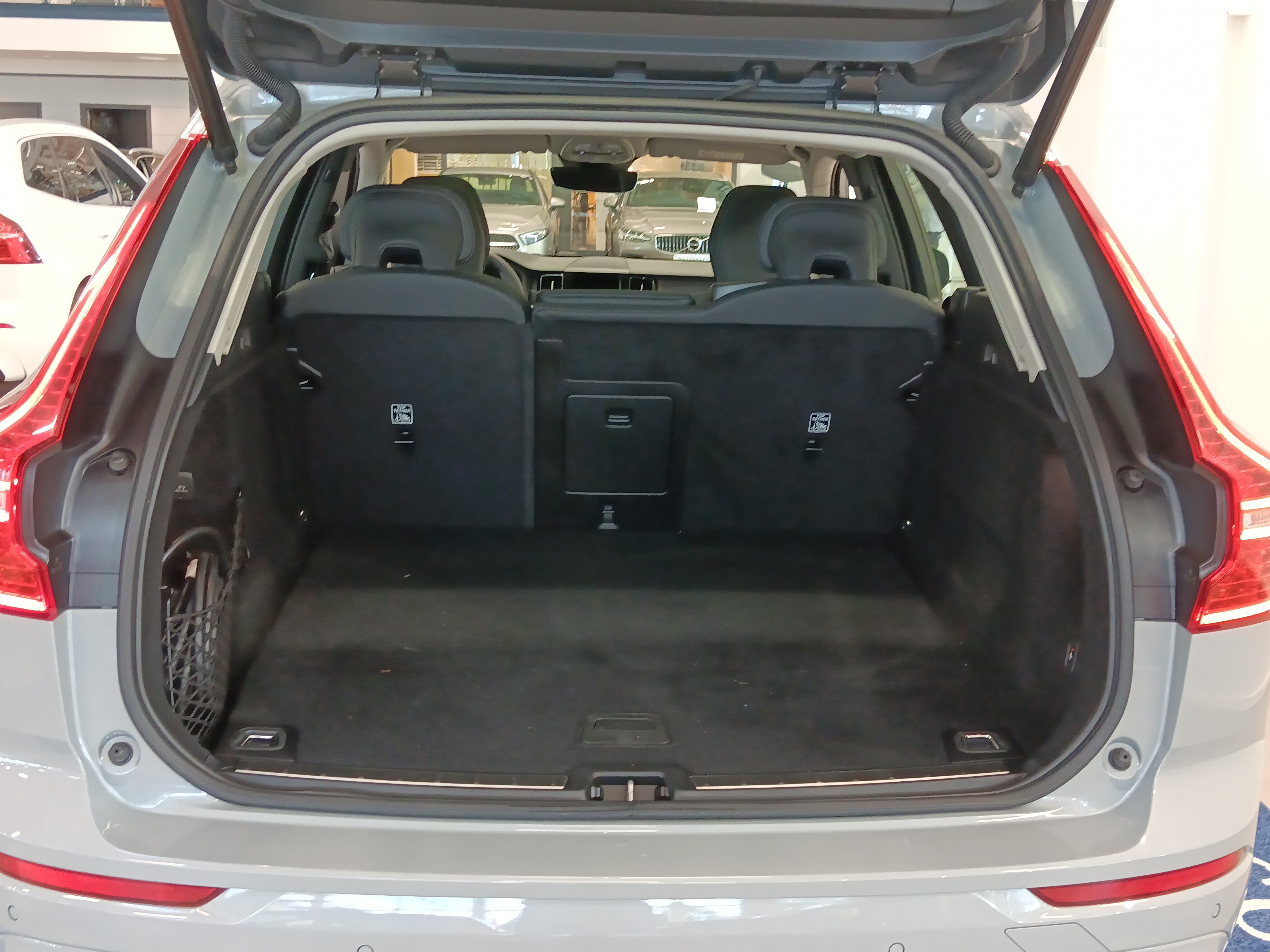 VOLVO XC60 2024