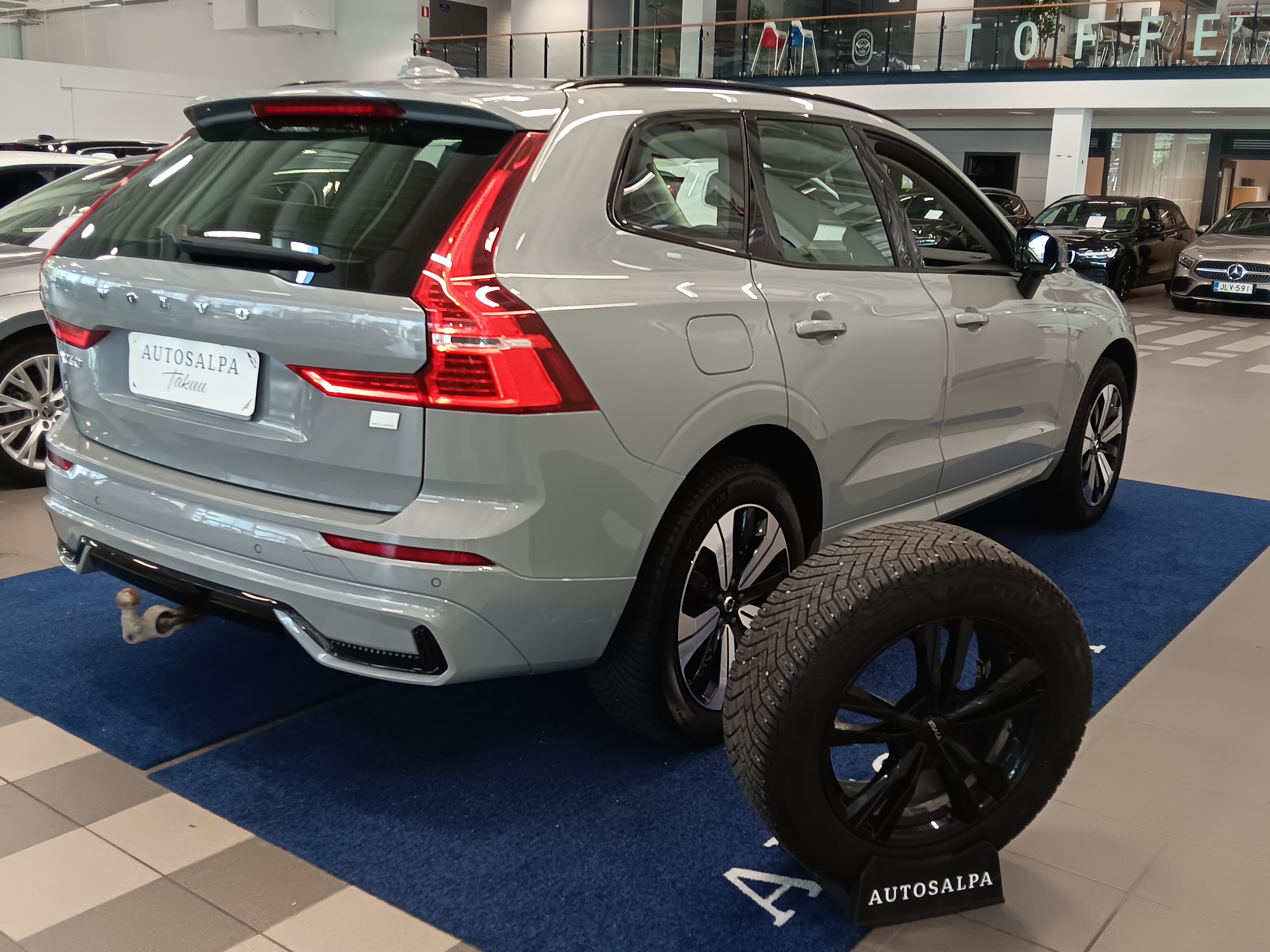VOLVO XC60 2024