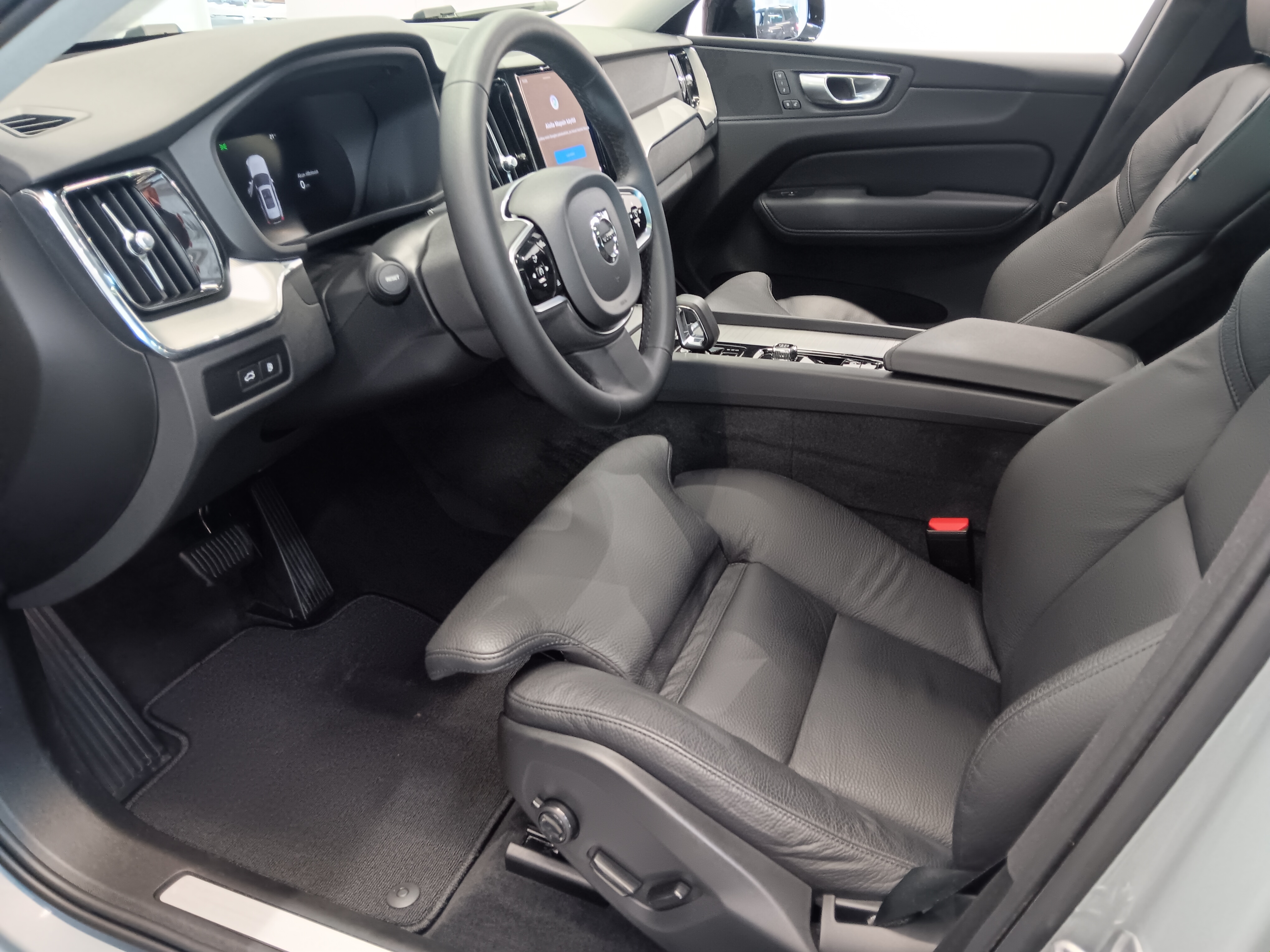 VOLVO XC60 2024