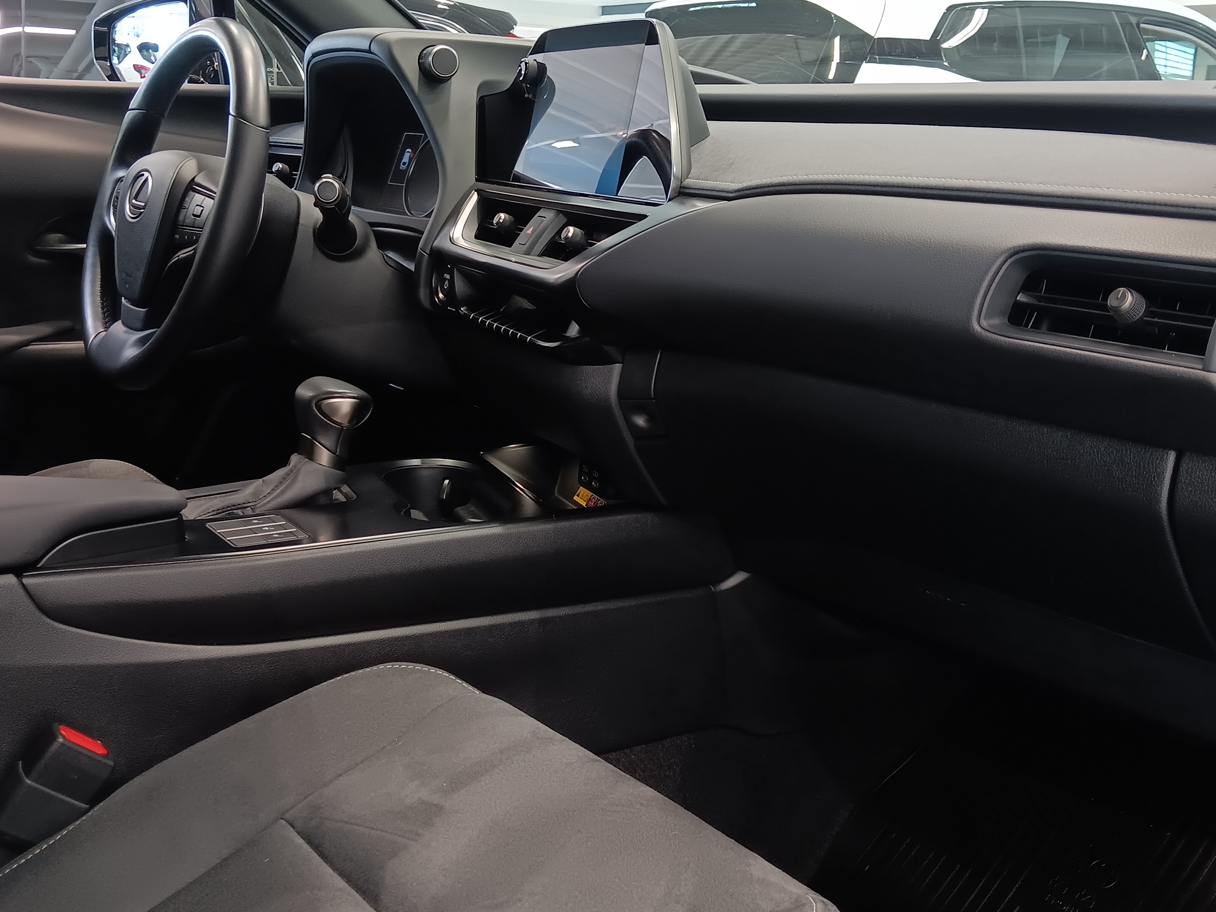 LEXUS UX 2023