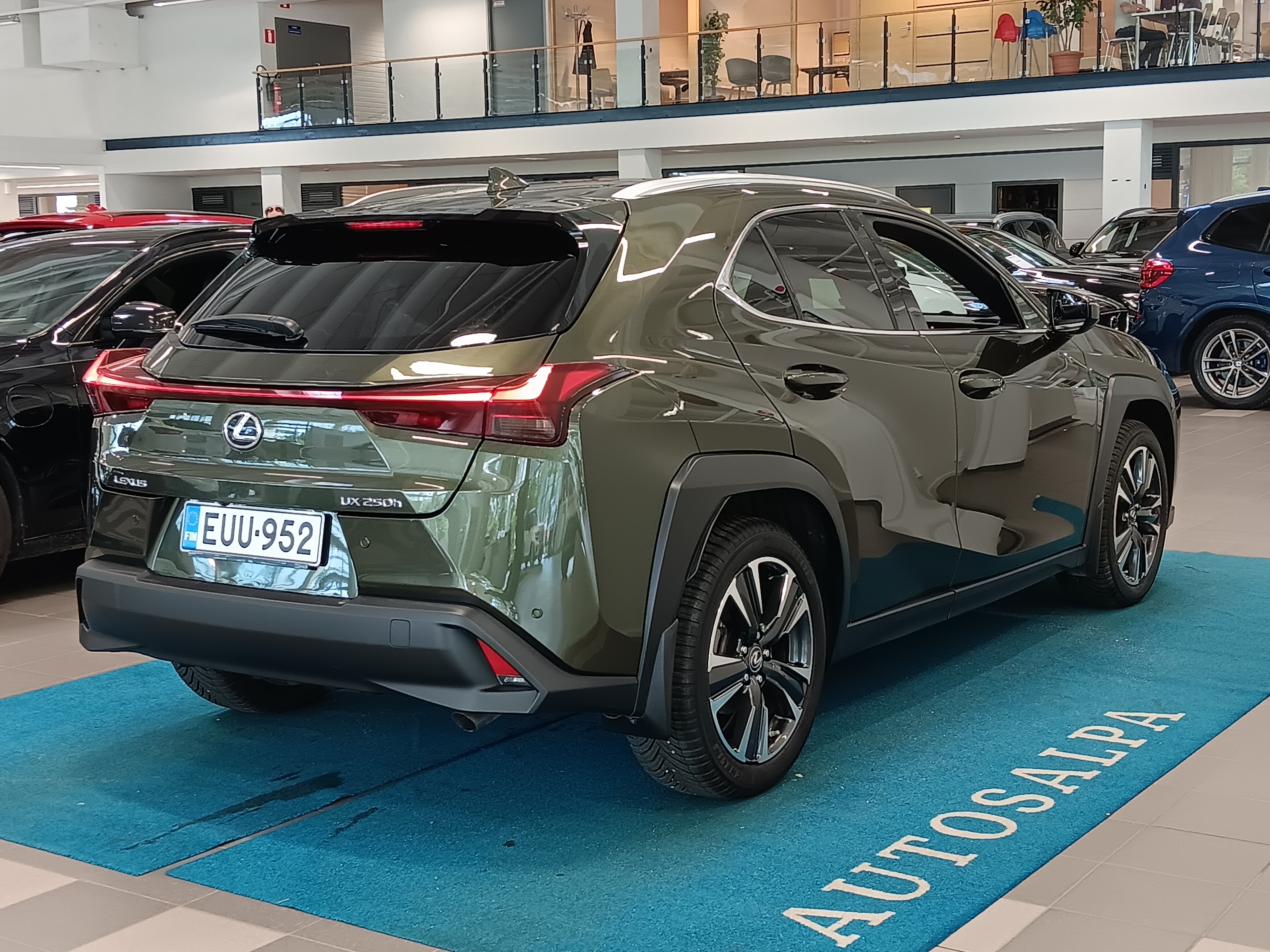 LEXUS UX 2023