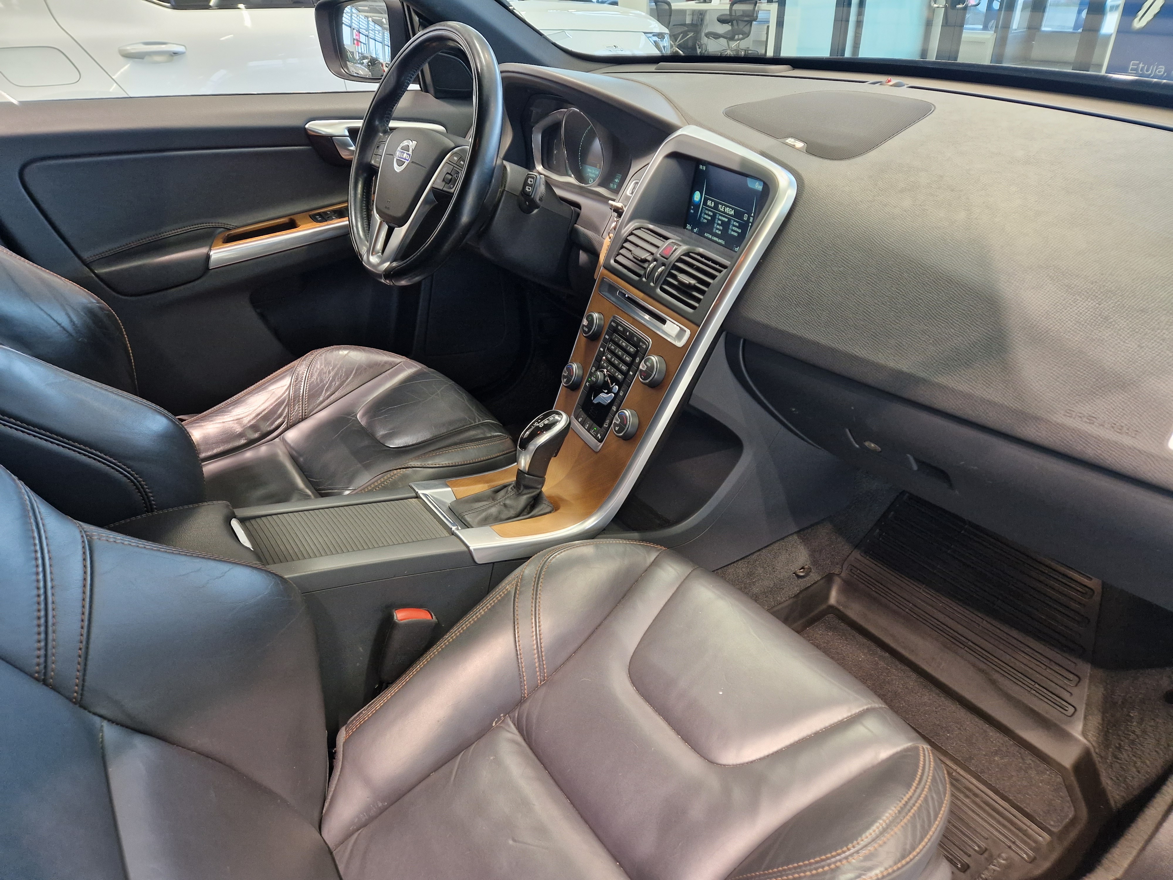 VOLVO XC60 2014