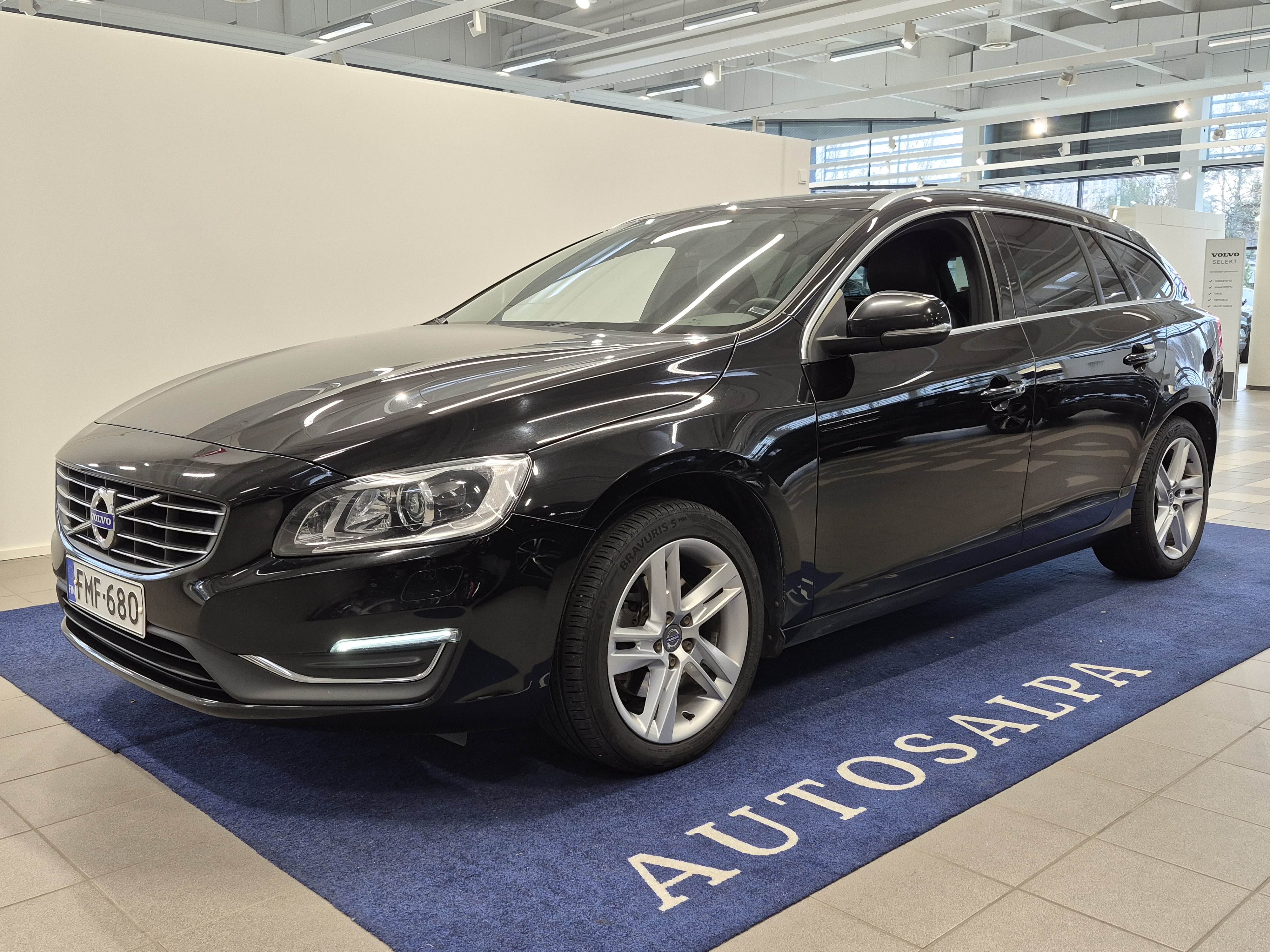 VOLVO V60 2016
