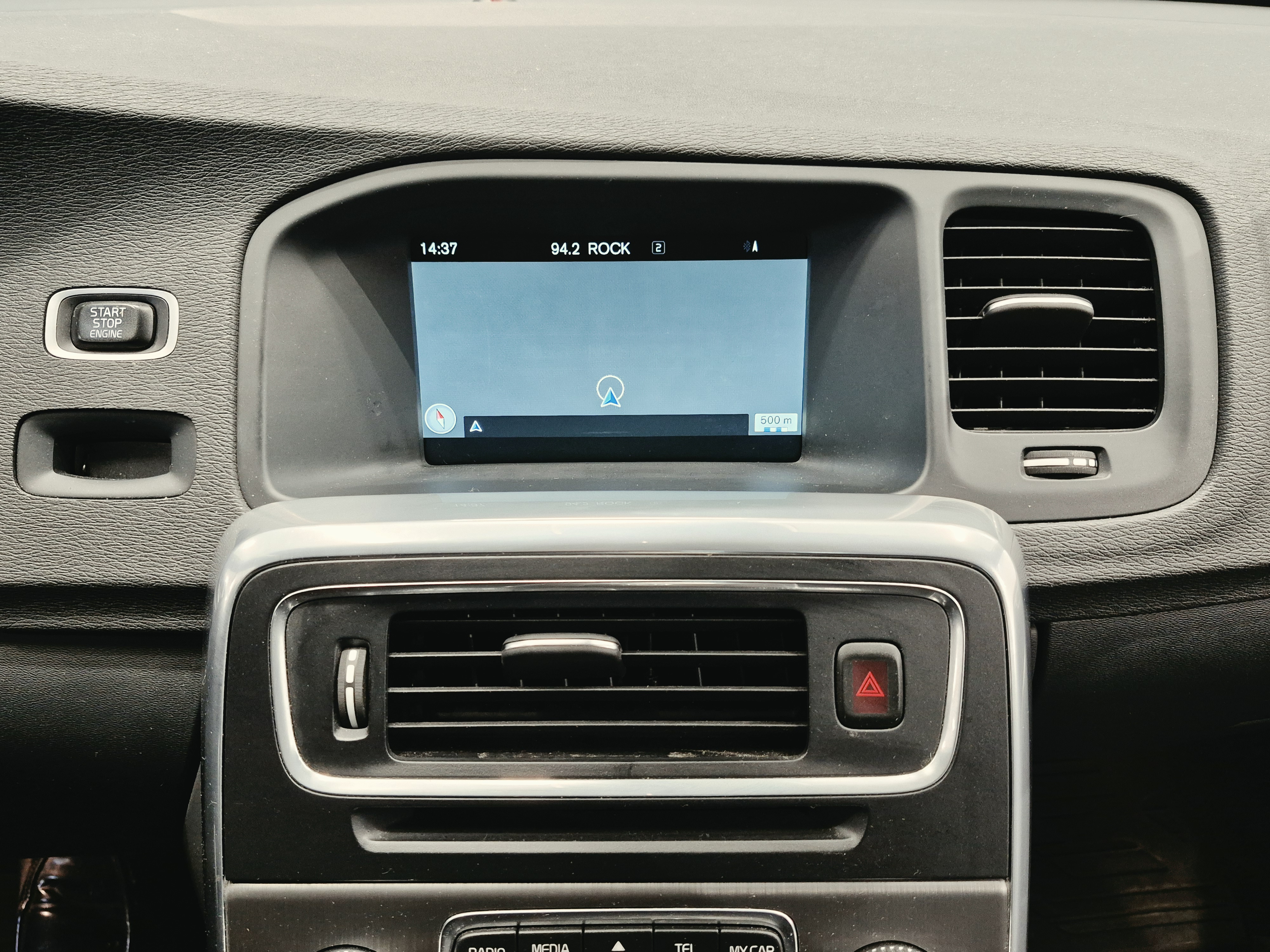 VOLVO V60 2016
