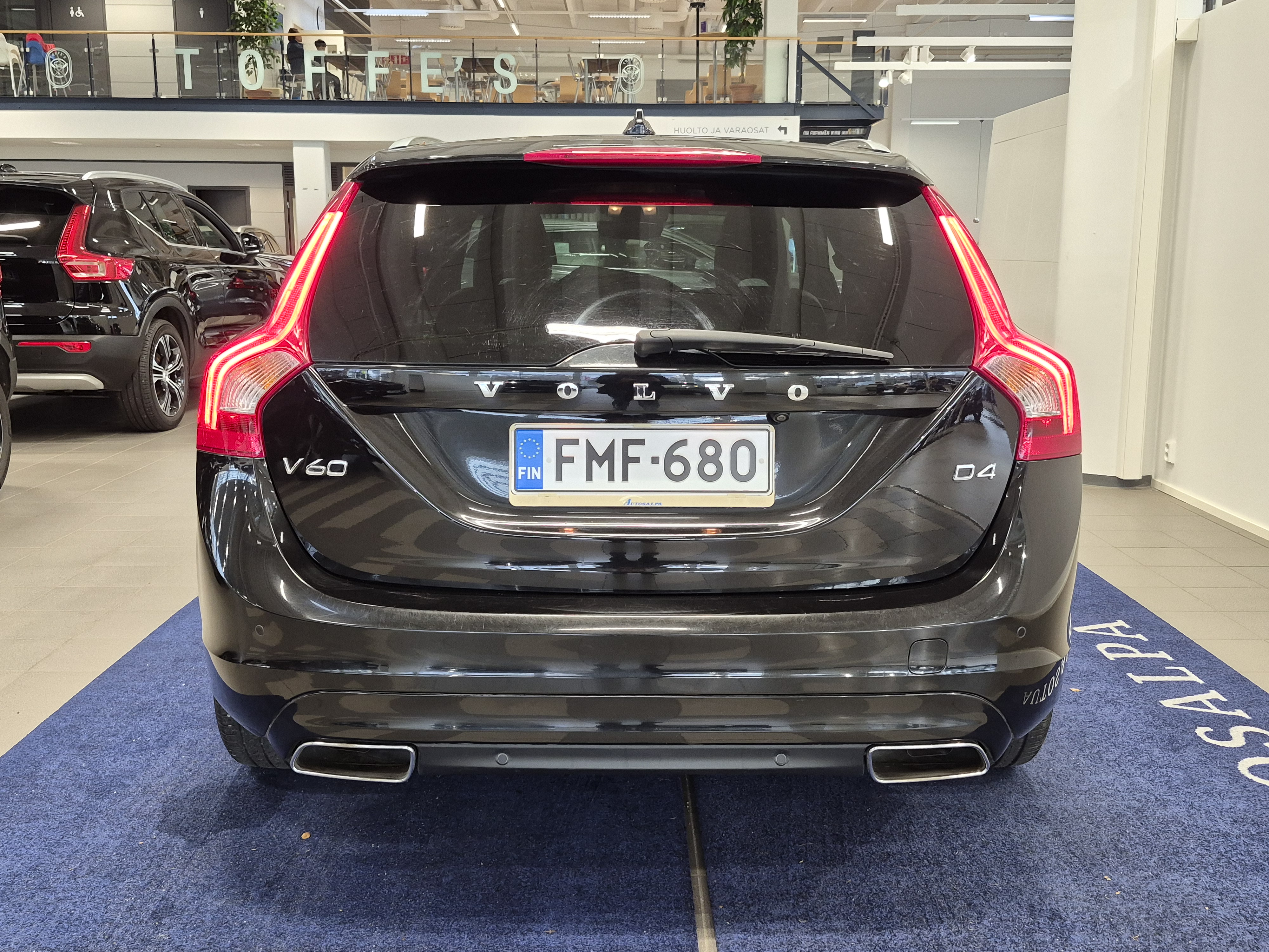 VOLVO V60 2016