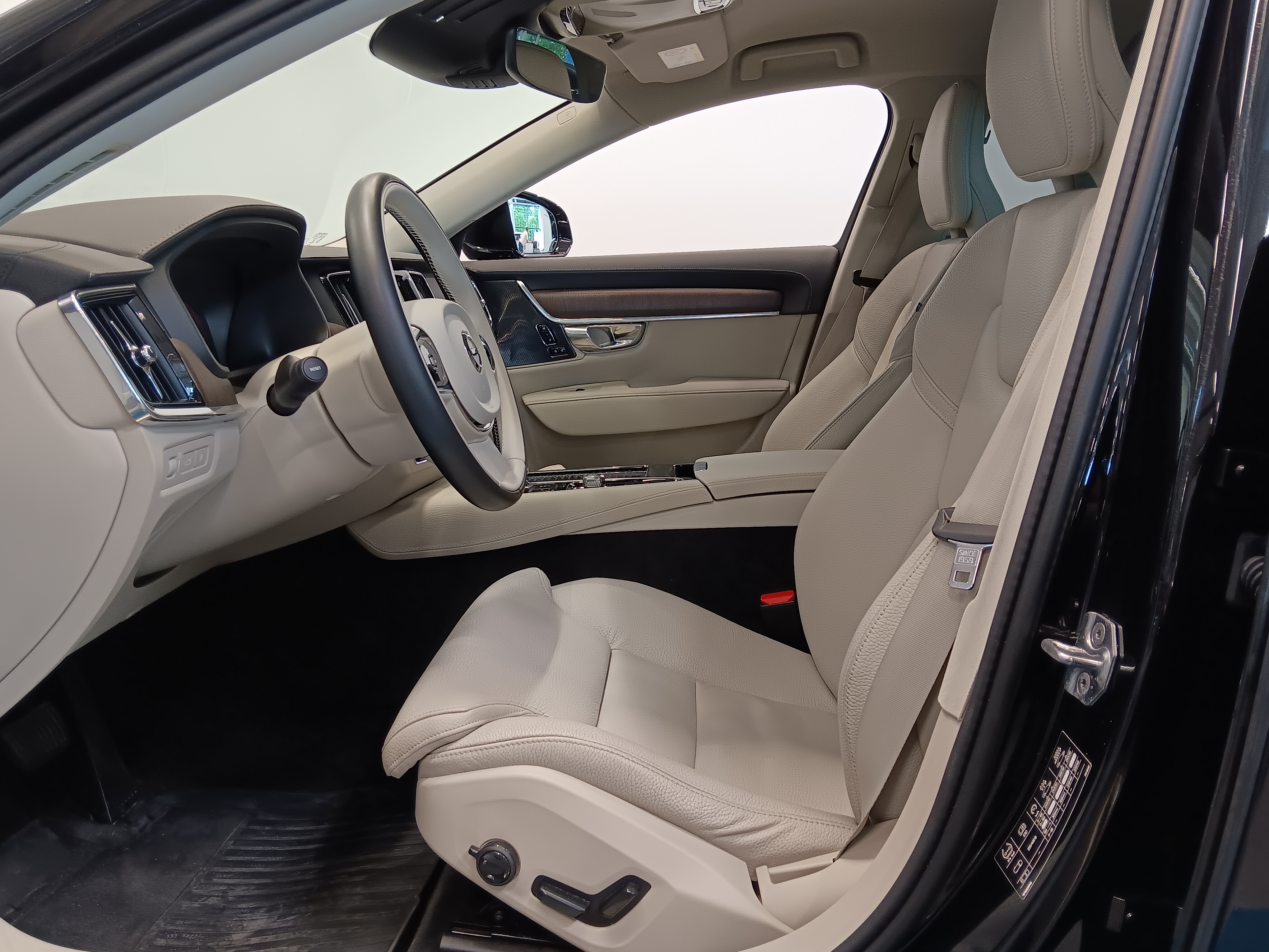 VOLVO S90 2021