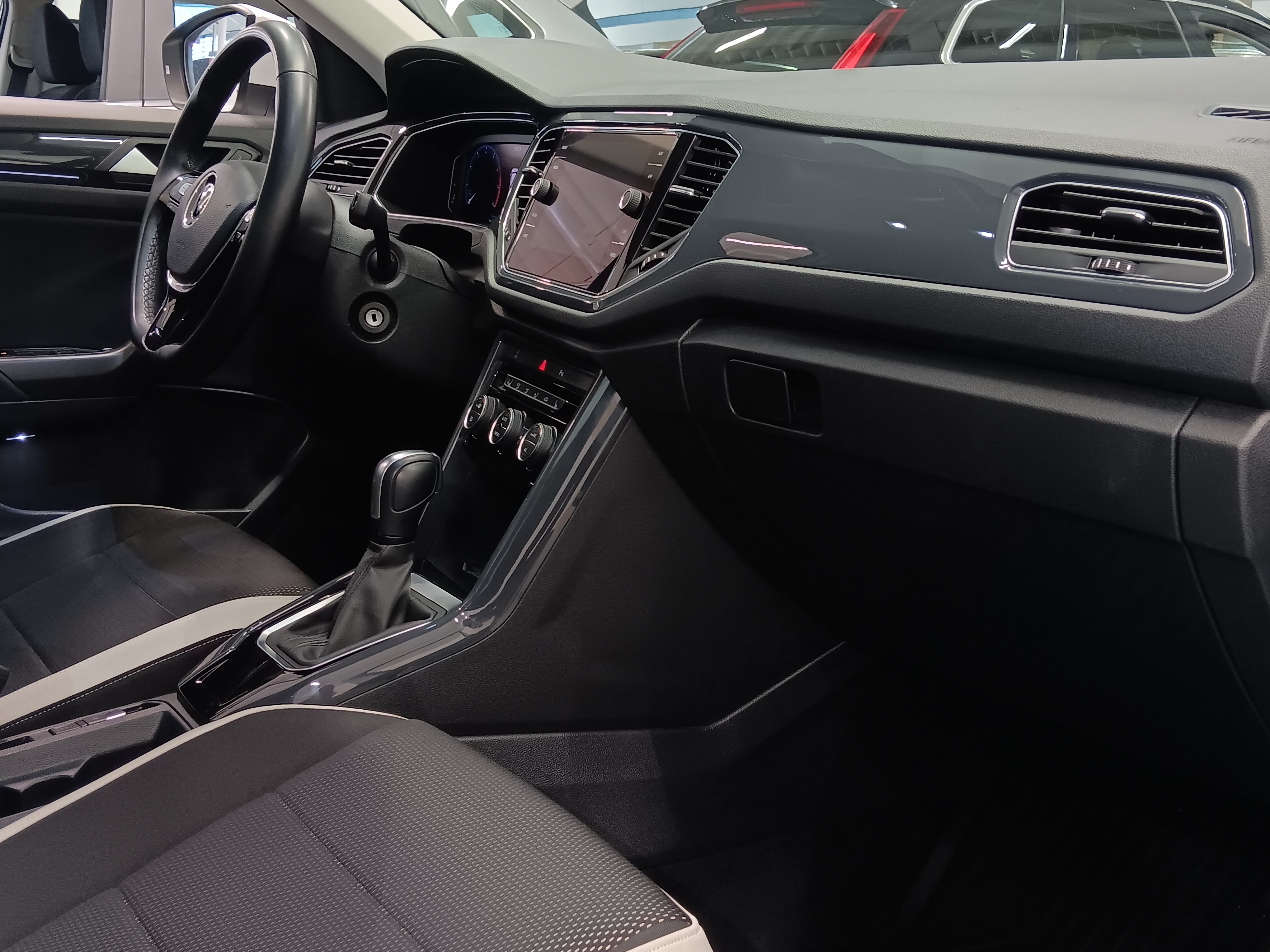 VOLKSWAGEN T-Roc 2020