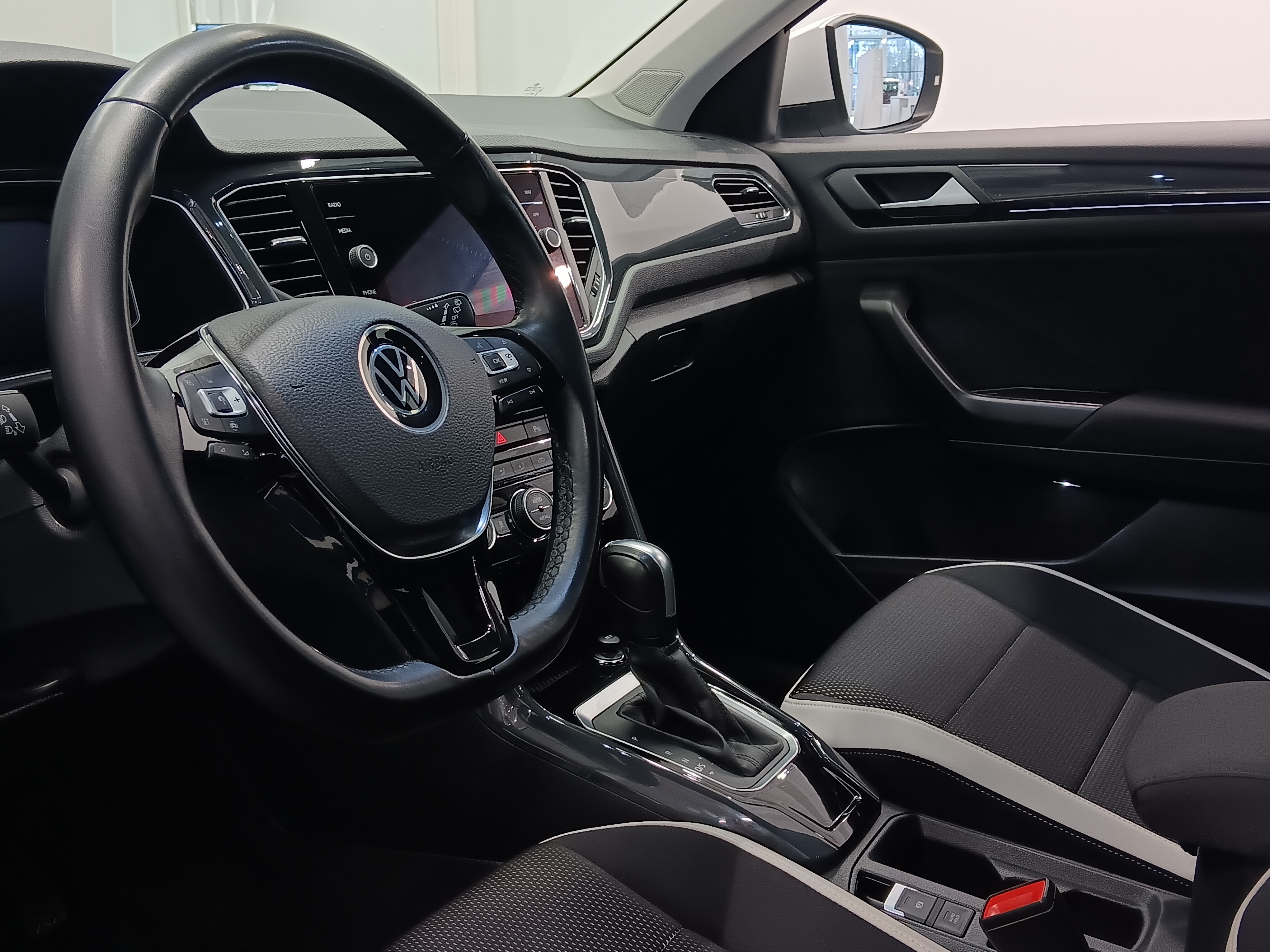 VOLKSWAGEN T-Roc 2020