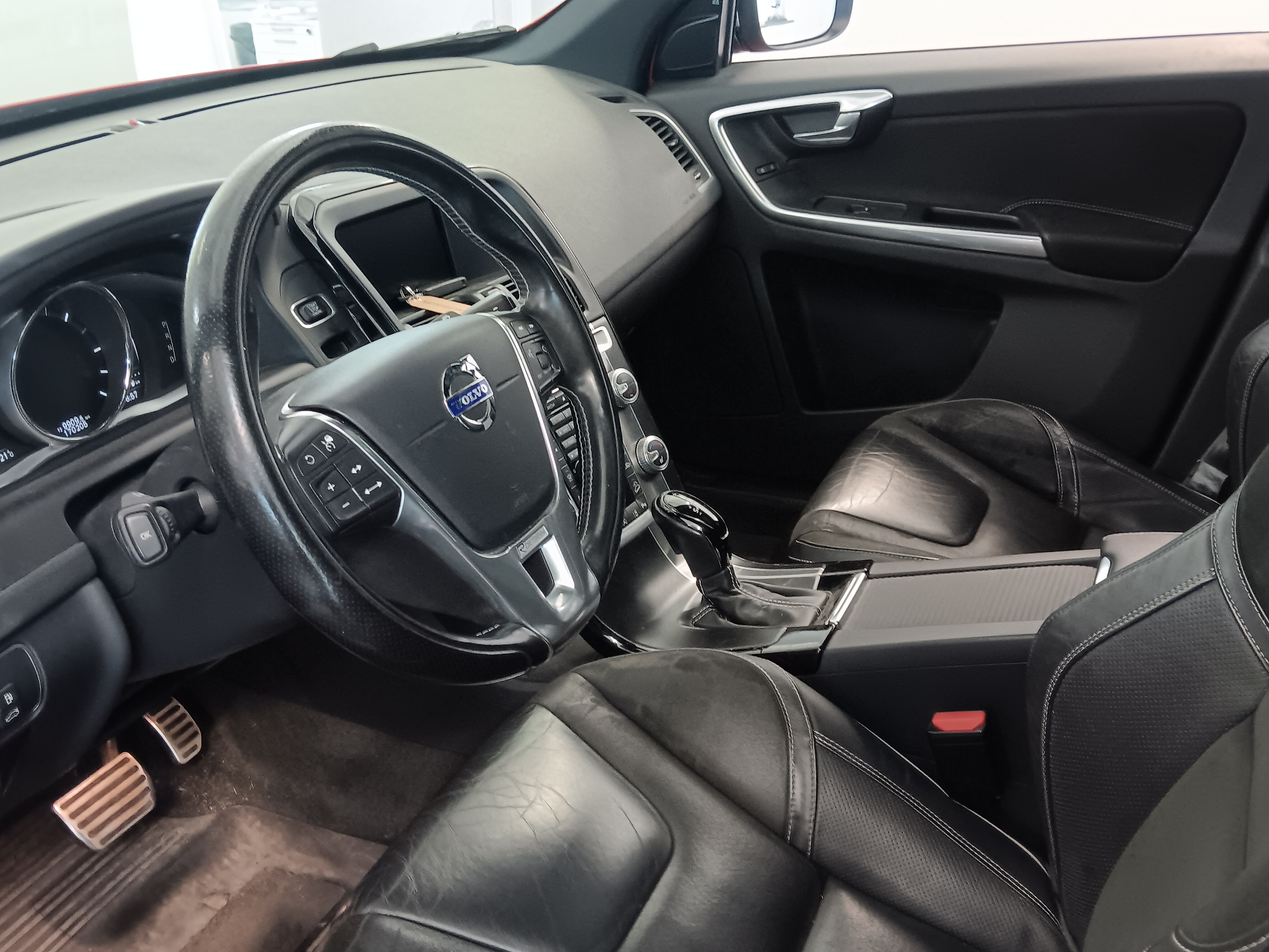 VOLVO XC60 2017