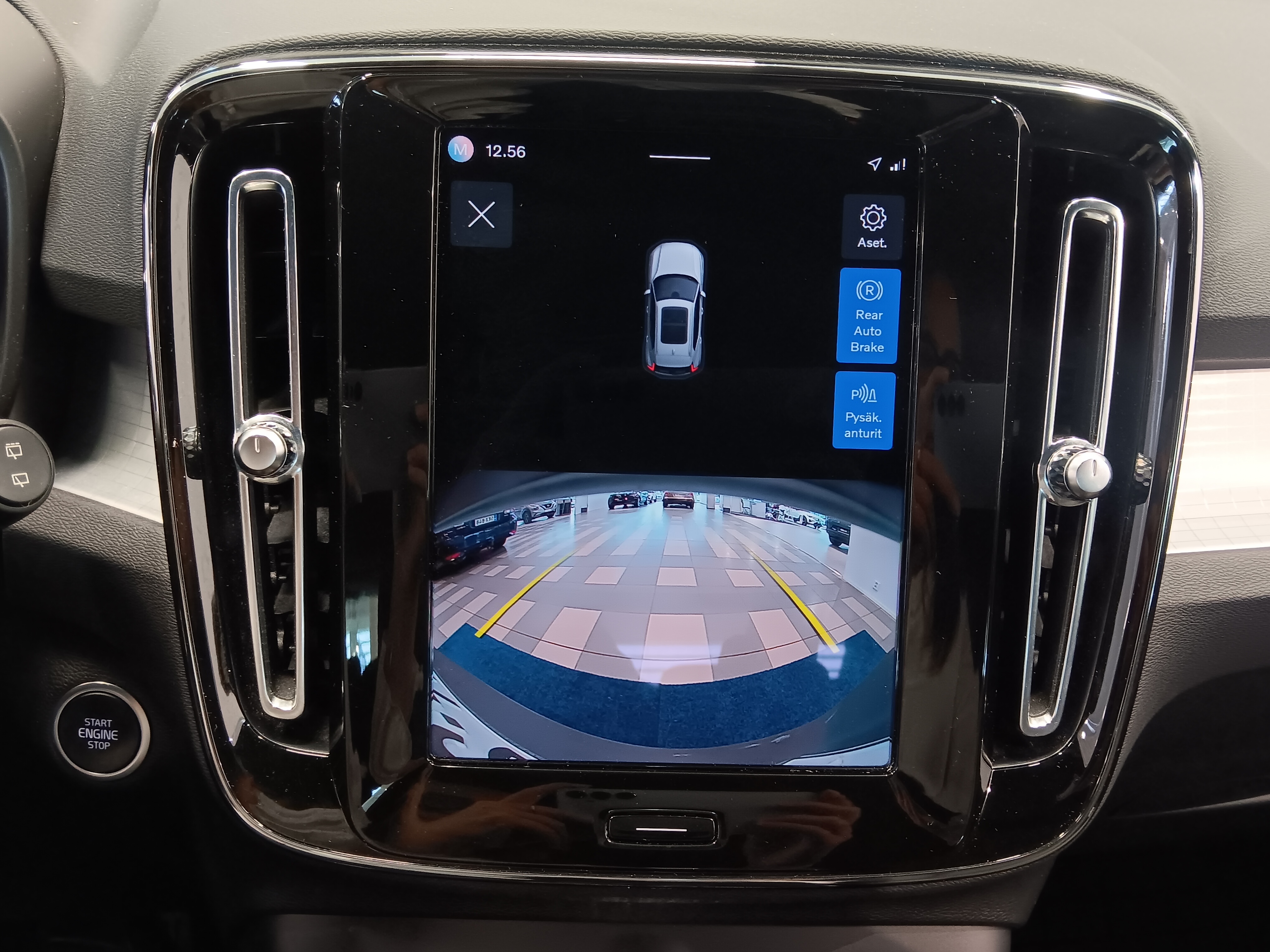 VOLVO XC40 2022