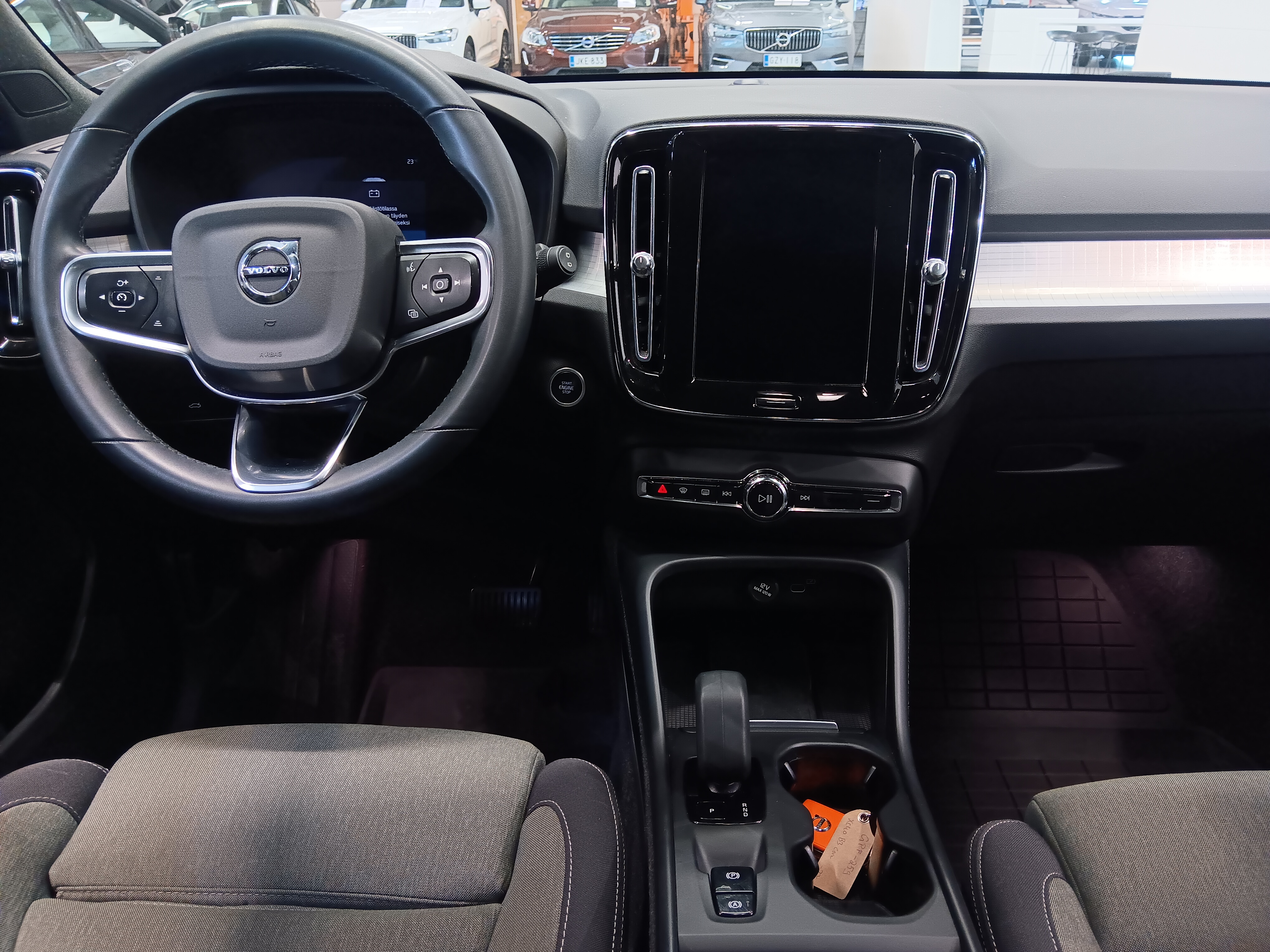 VOLVO XC40 2022