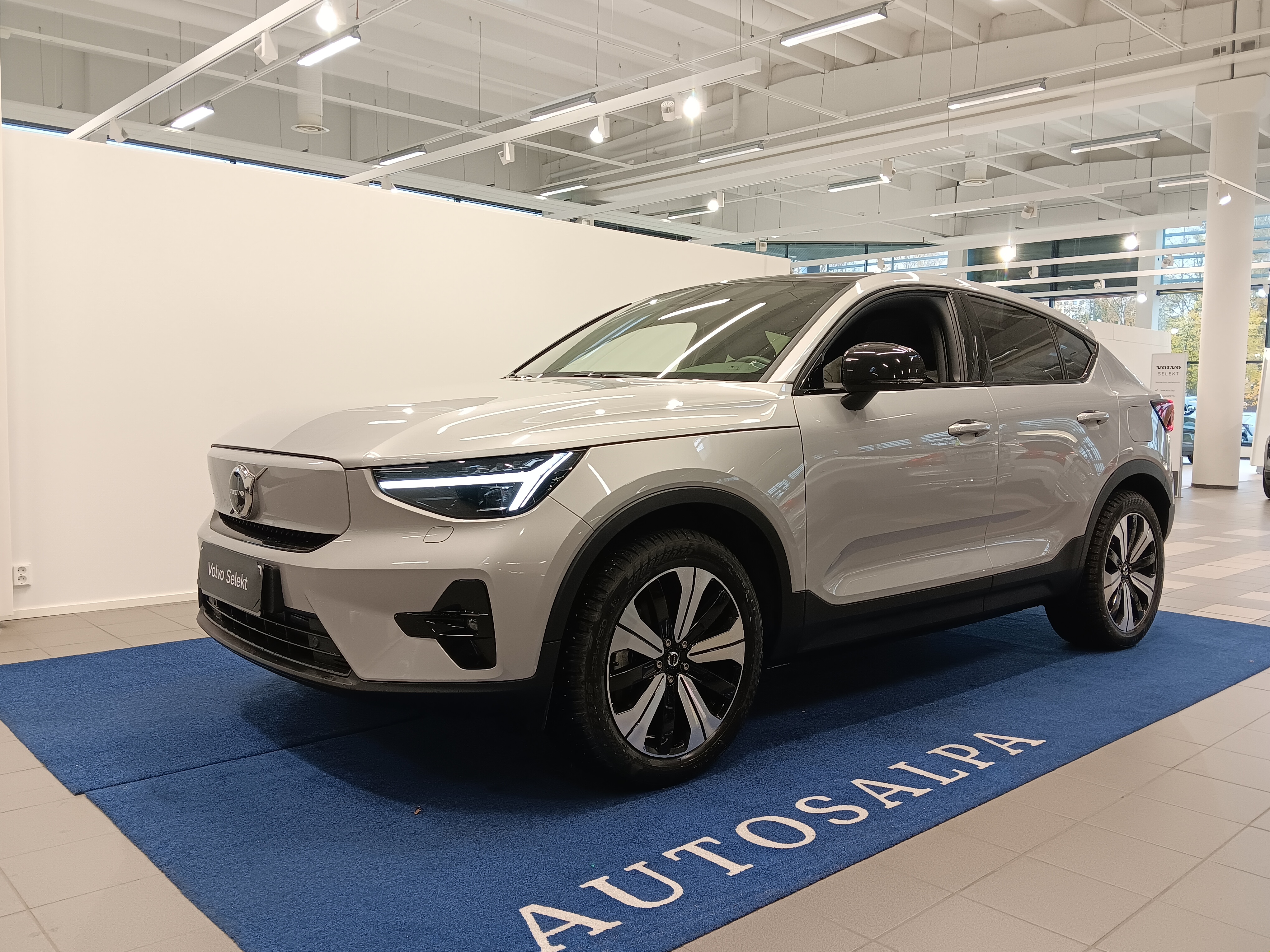 VOLVO C40 2024