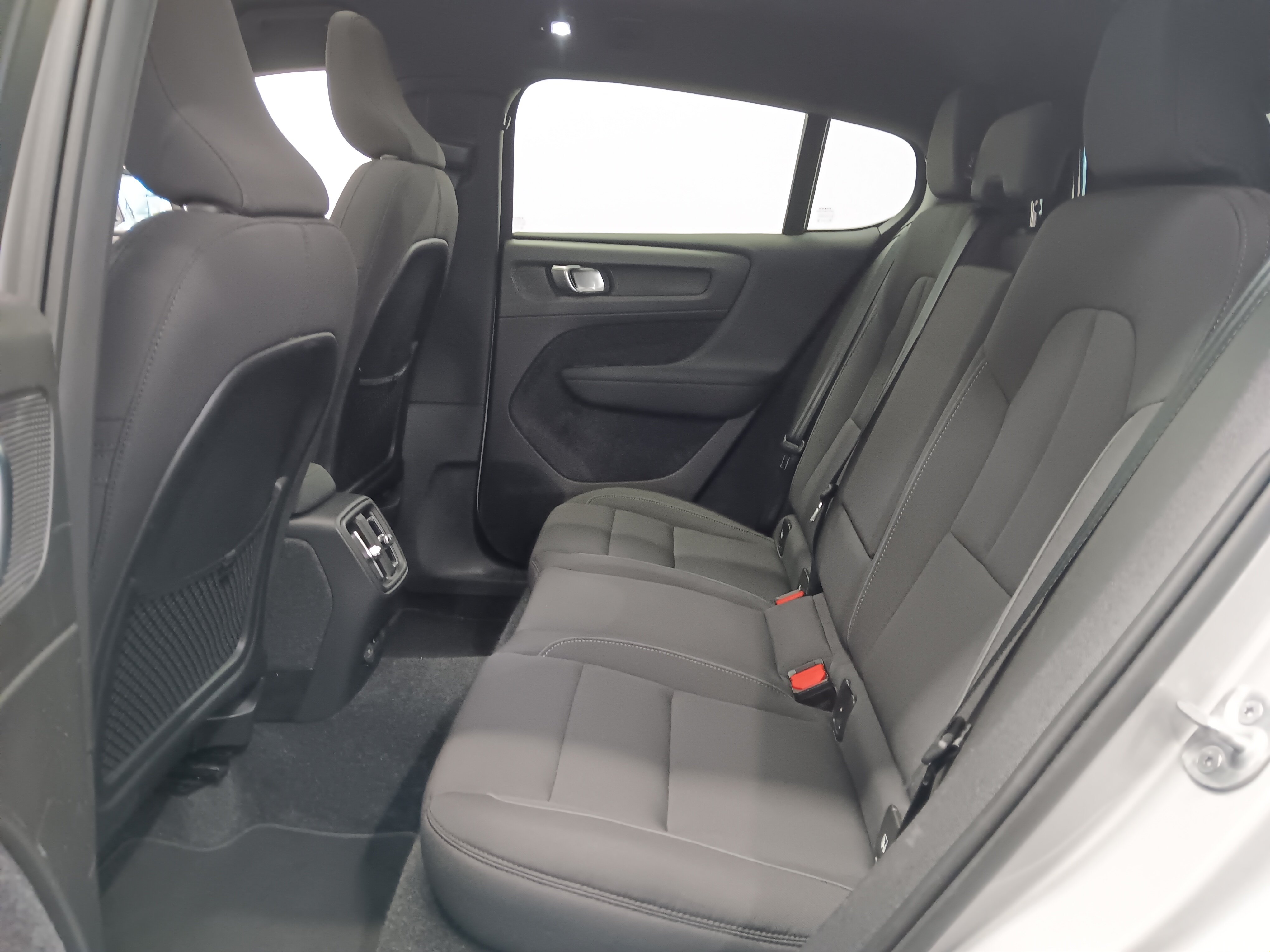 VOLVO C40 2024