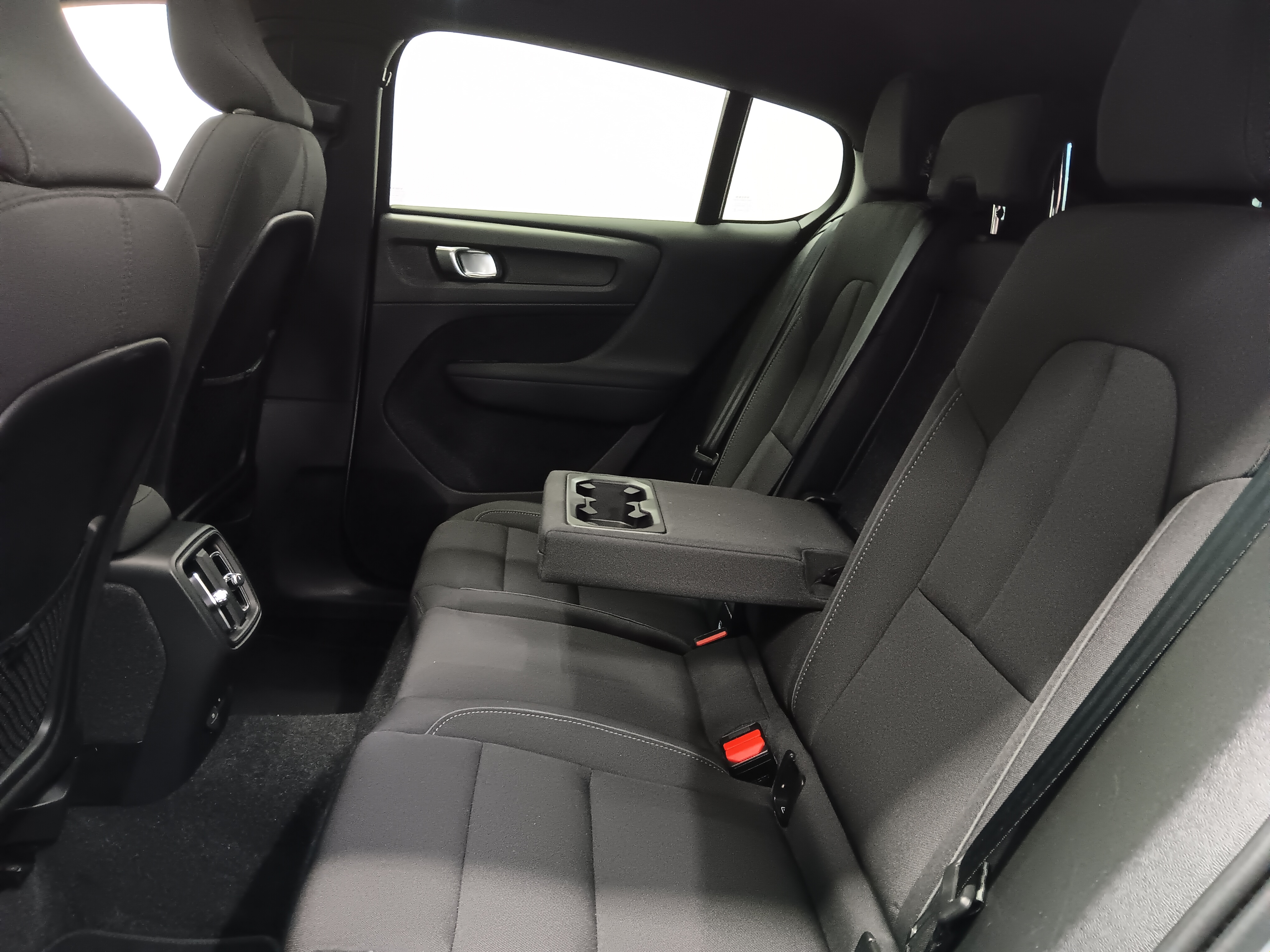 VOLVO C40 2024