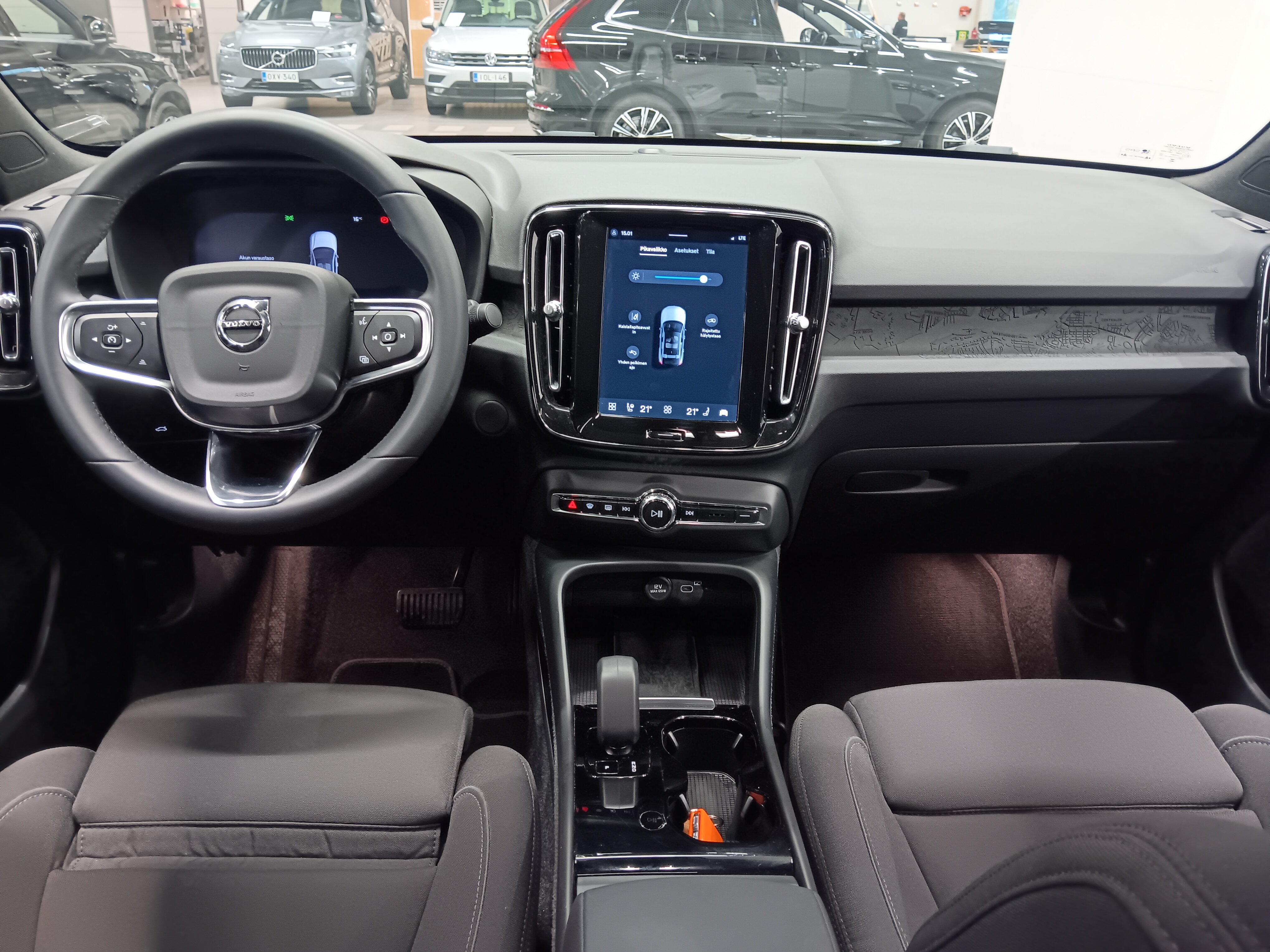 VOLVO C40 2024