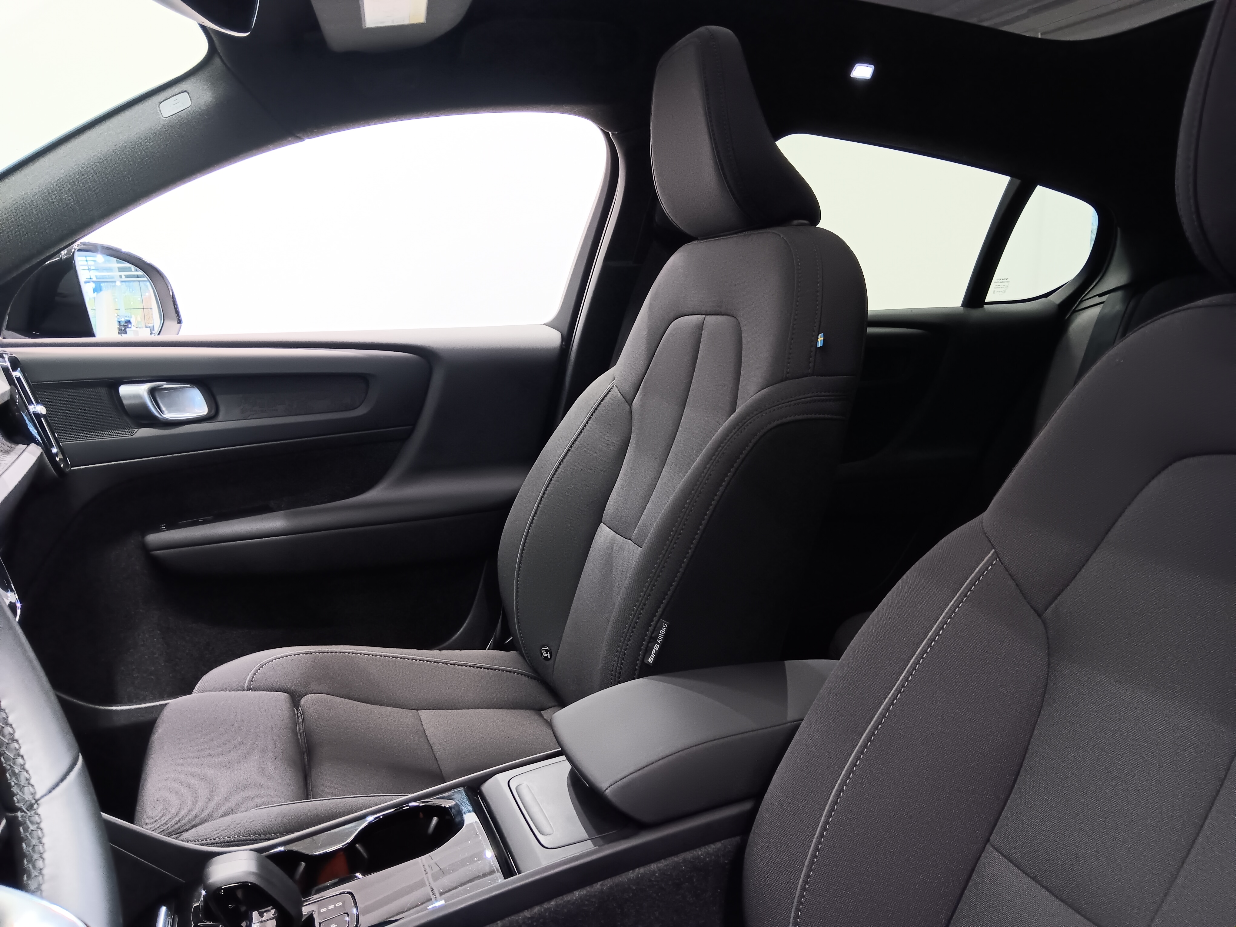VOLVO C40 2024