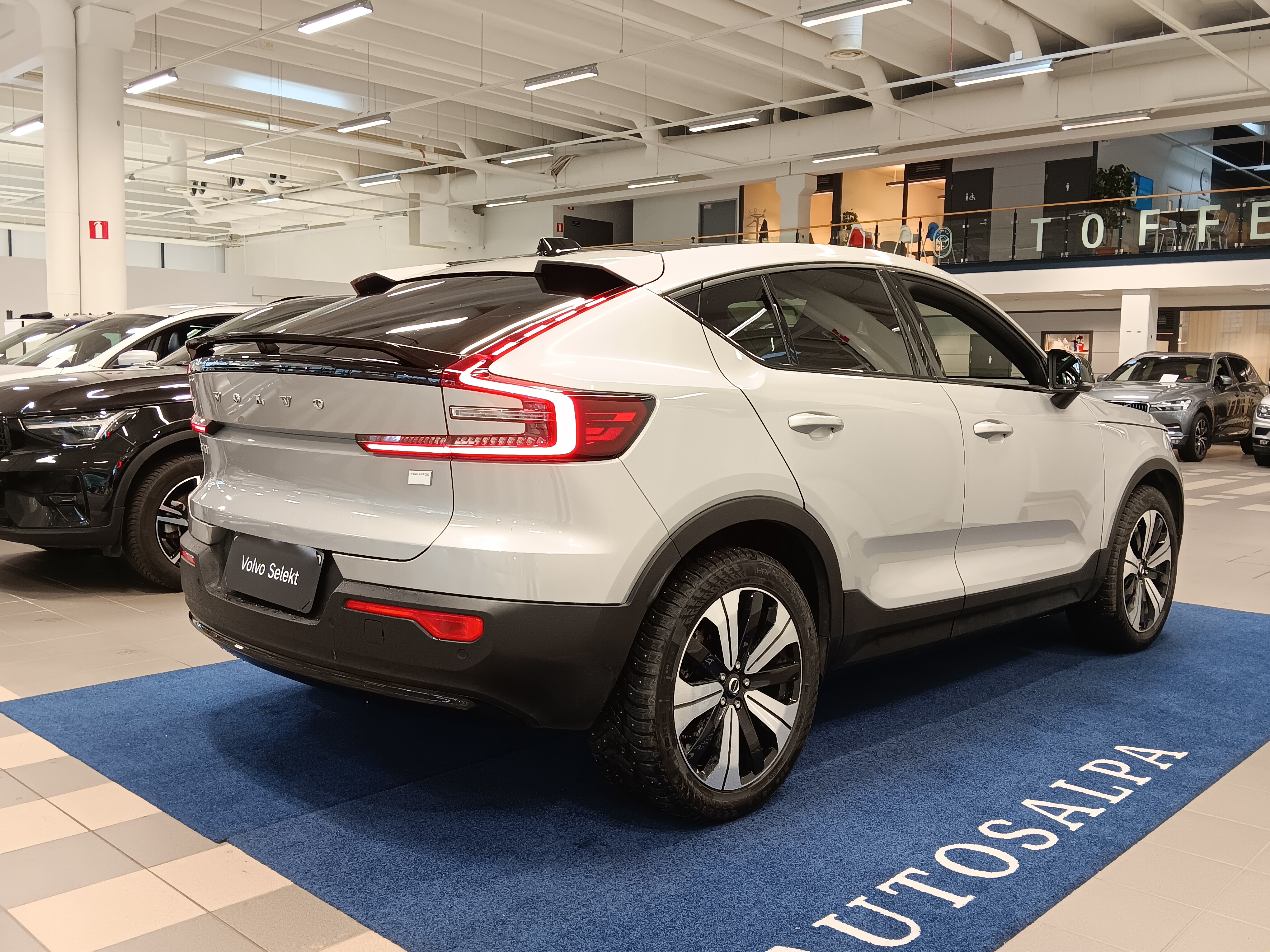 VOLVO C40 2024