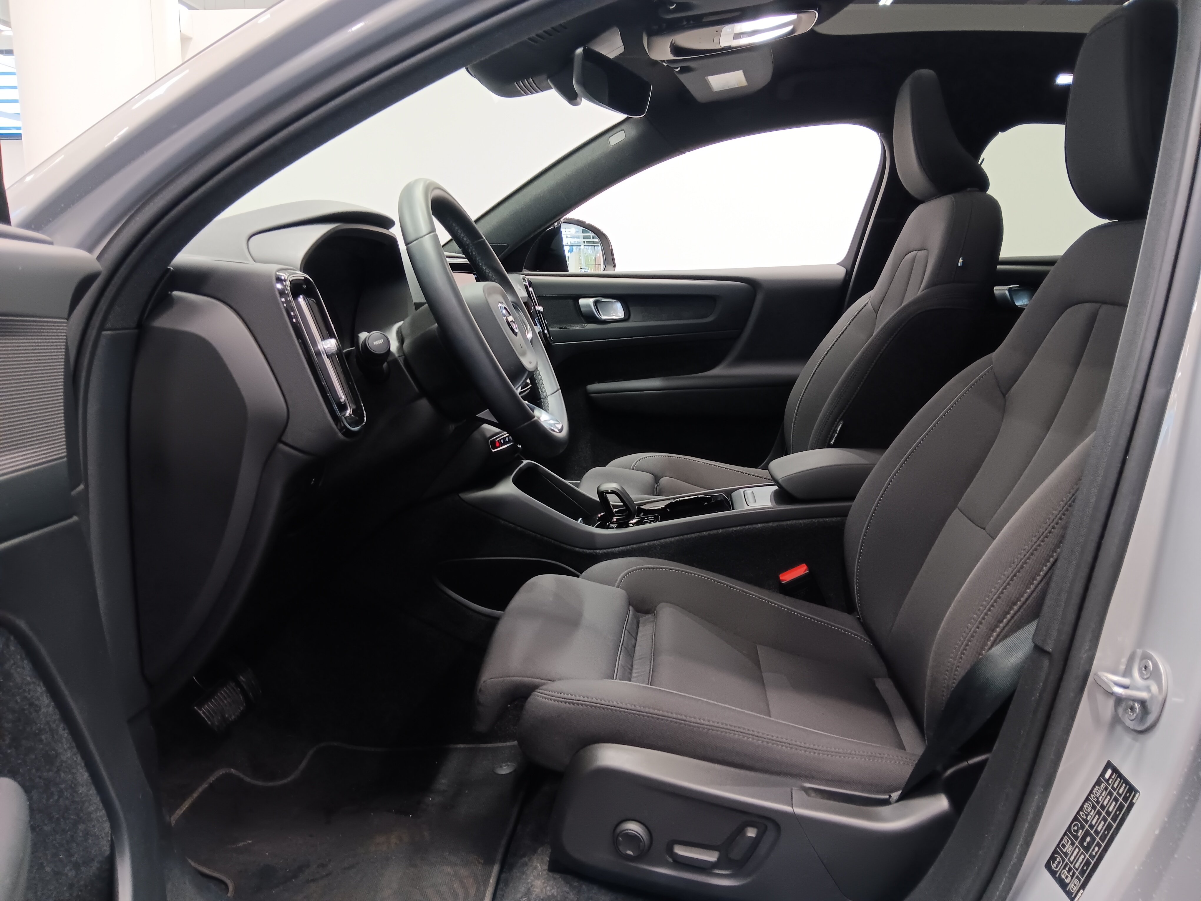 VOLVO C40 2024