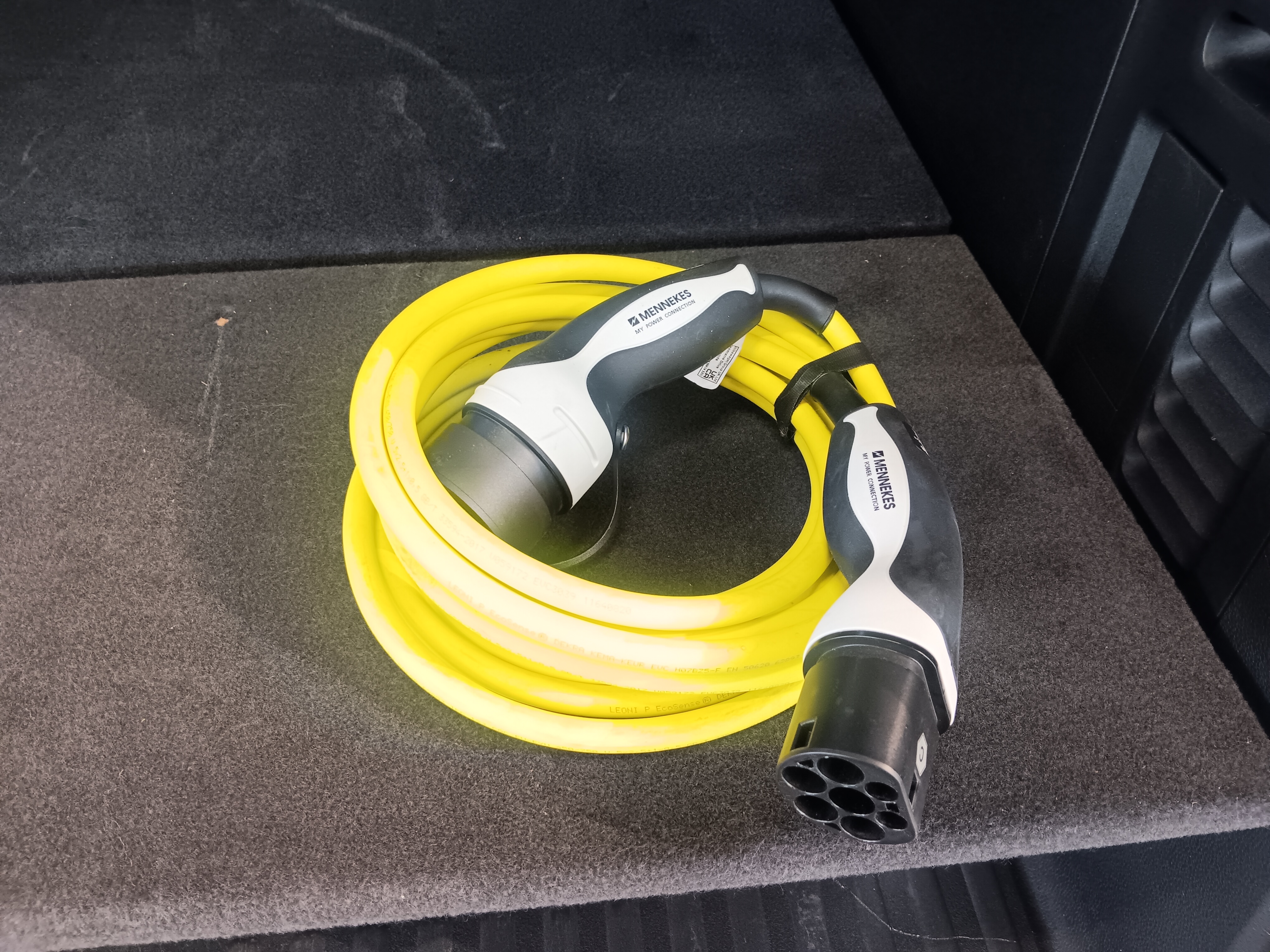 VOLKSWAGEN ID. Buzz 2024
