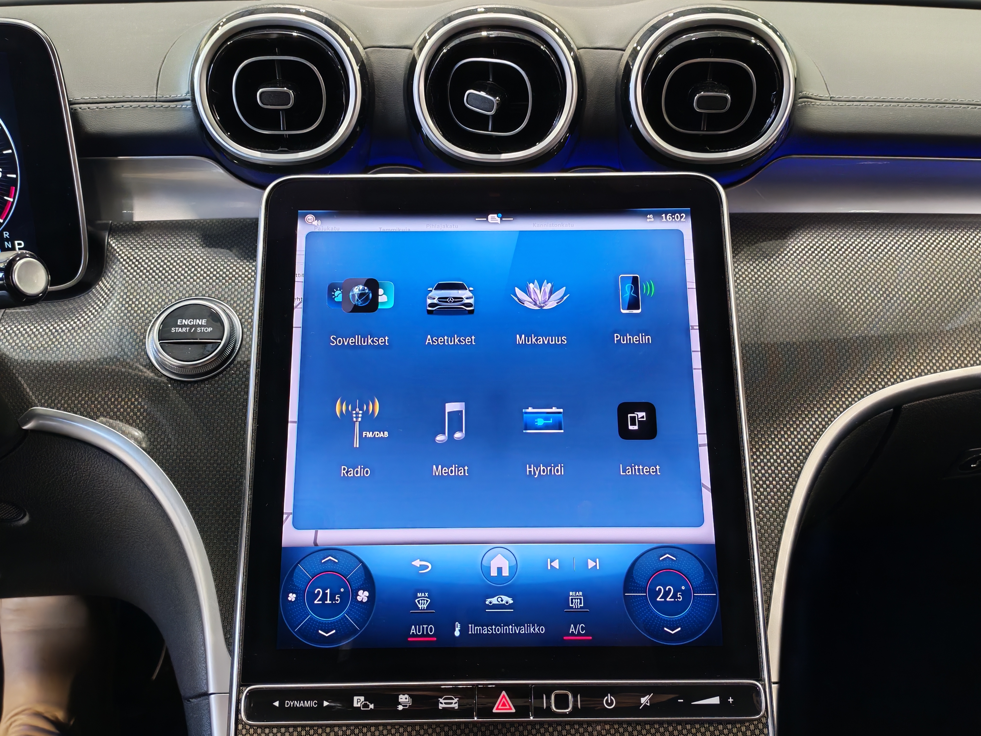 MERCEDES-BENZ C 2024