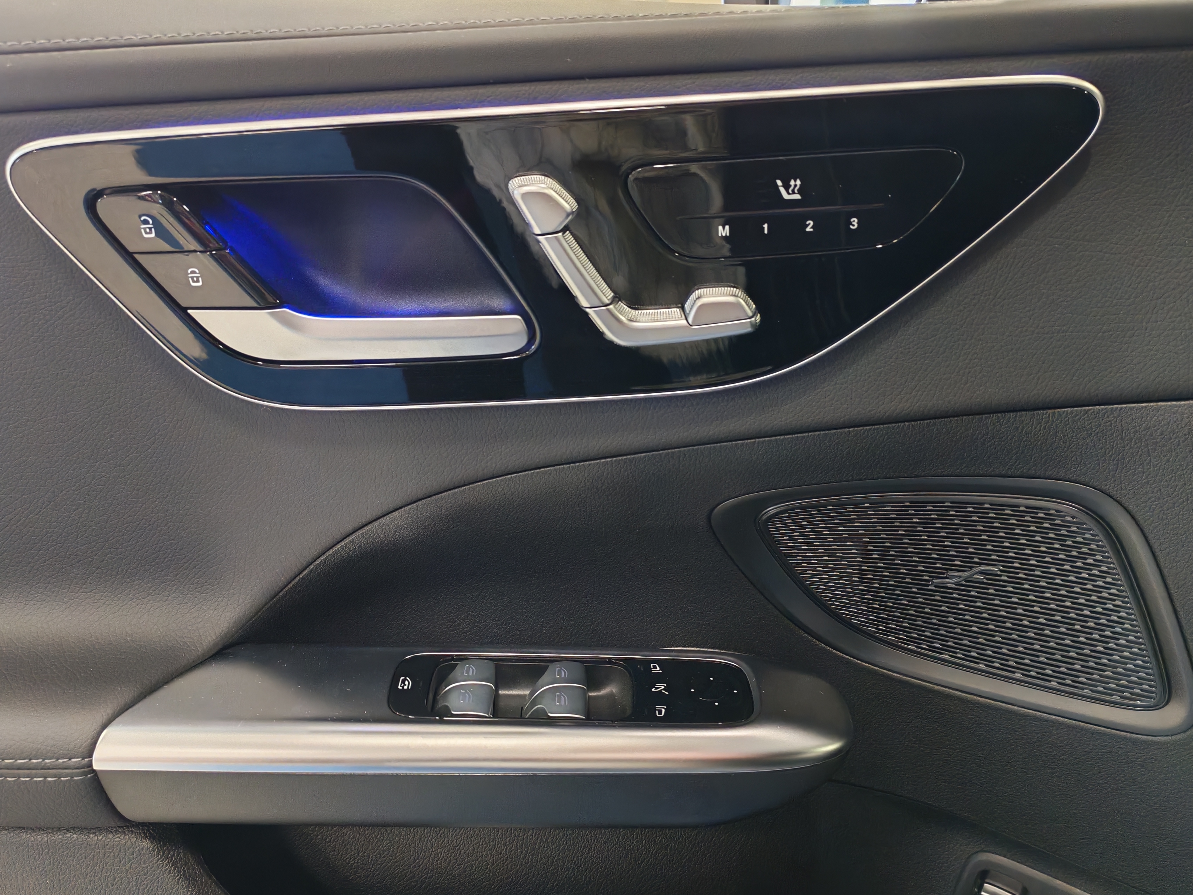 MERCEDES-BENZ C 2024