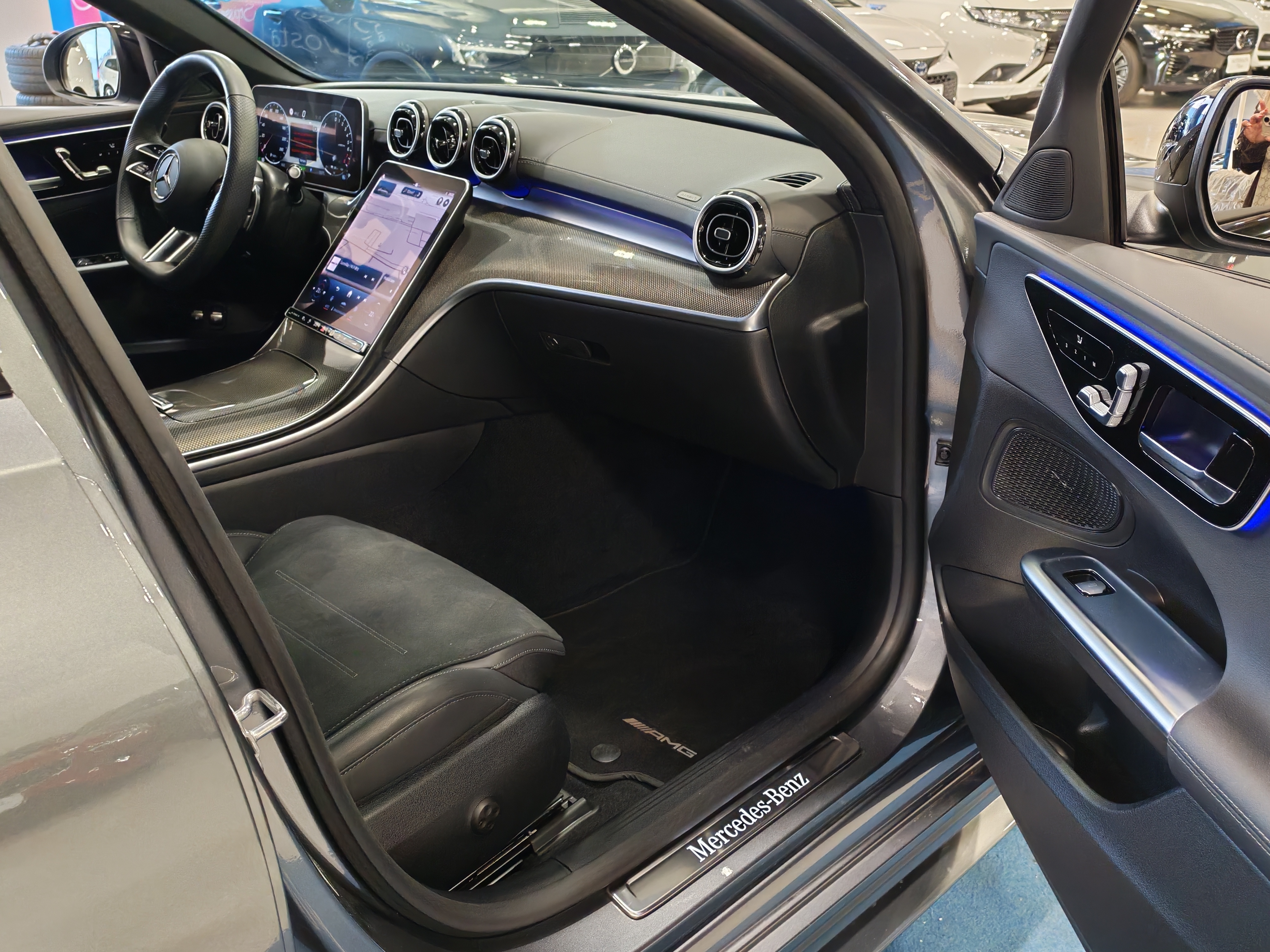 MERCEDES-BENZ C 2024