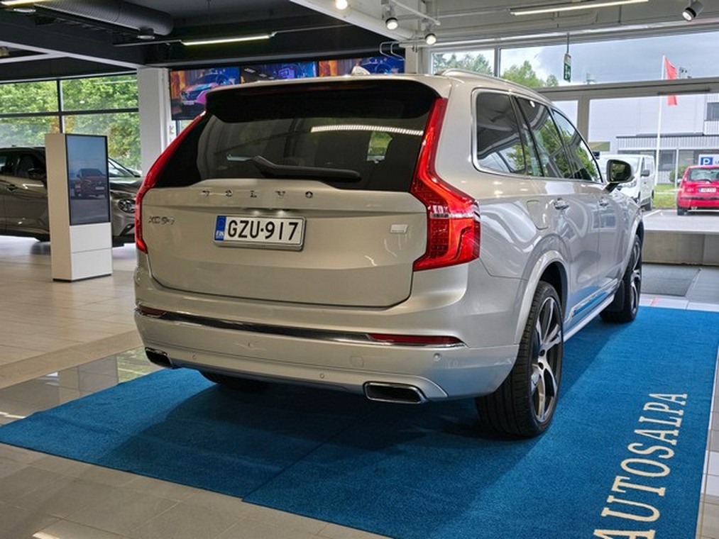VOLVO XC90 2021