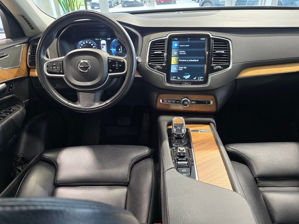 VOLVO XC90 2021