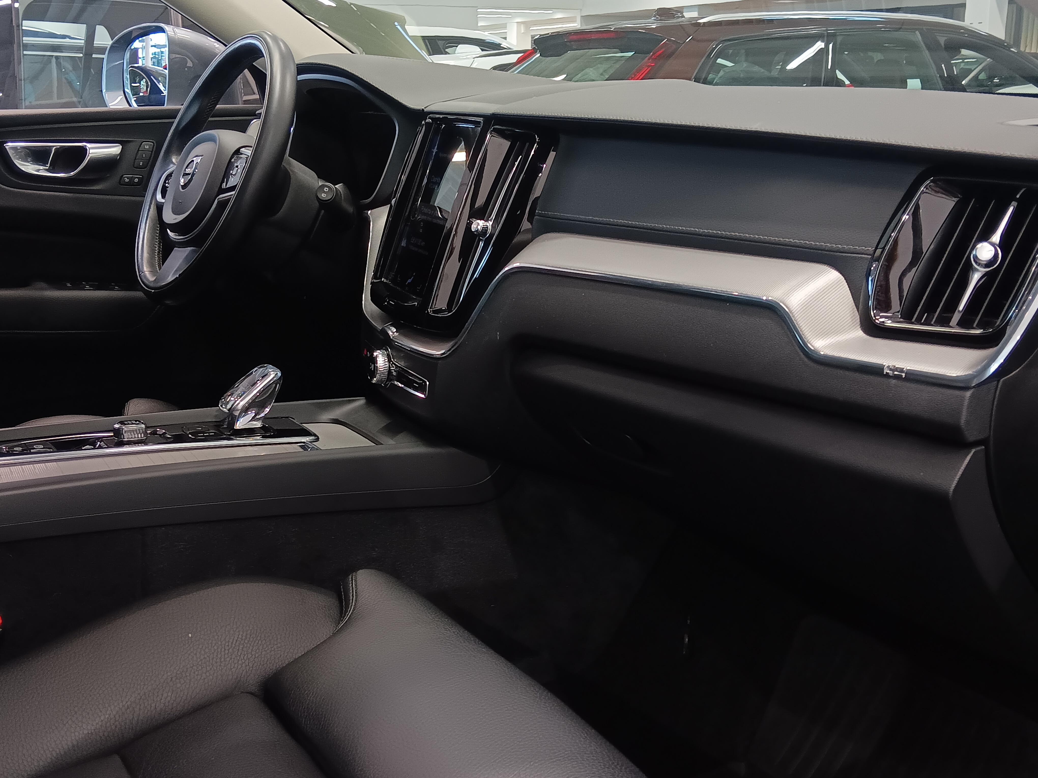 VOLVO XC60 2021