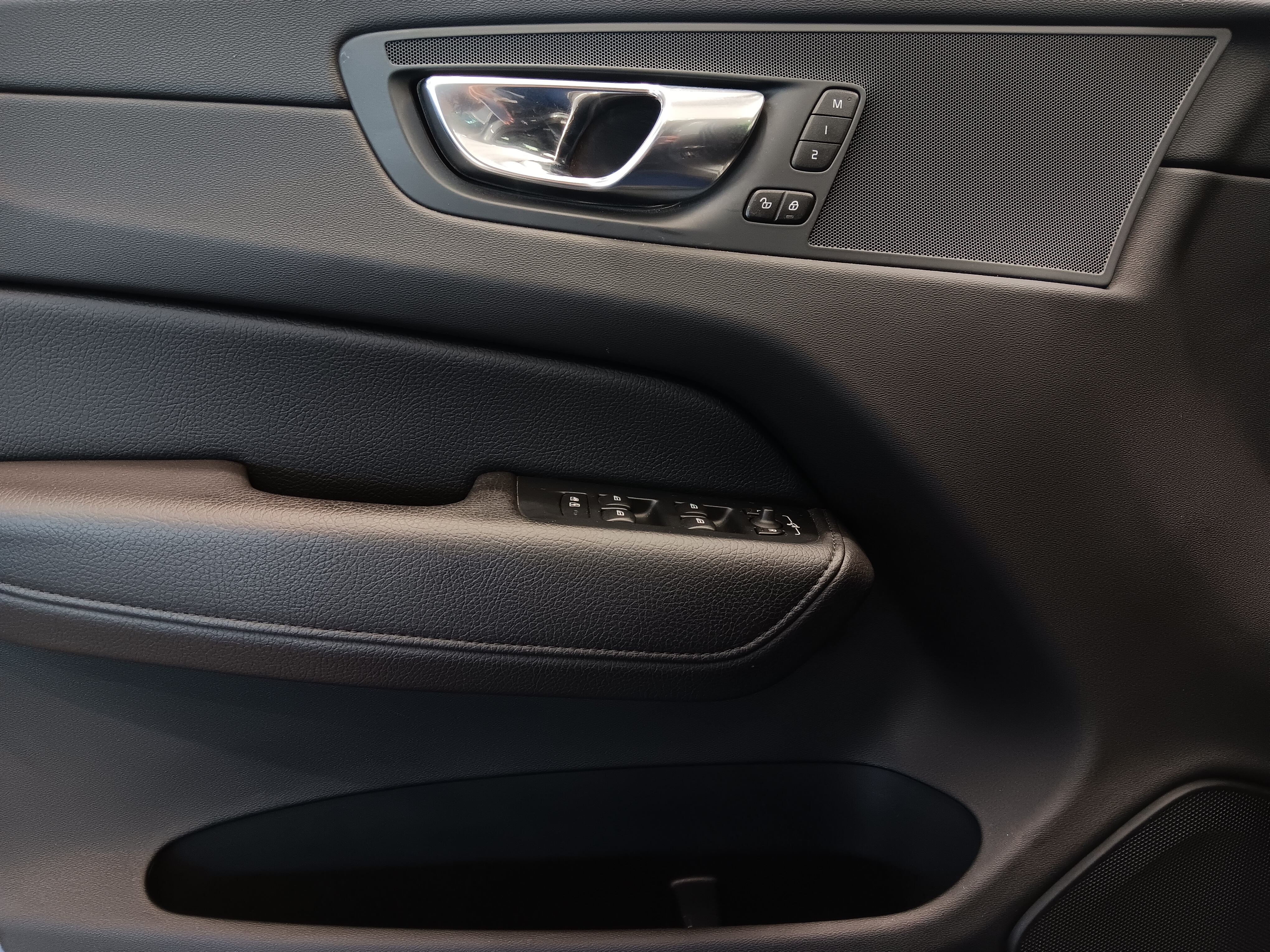 VOLVO XC60 2021