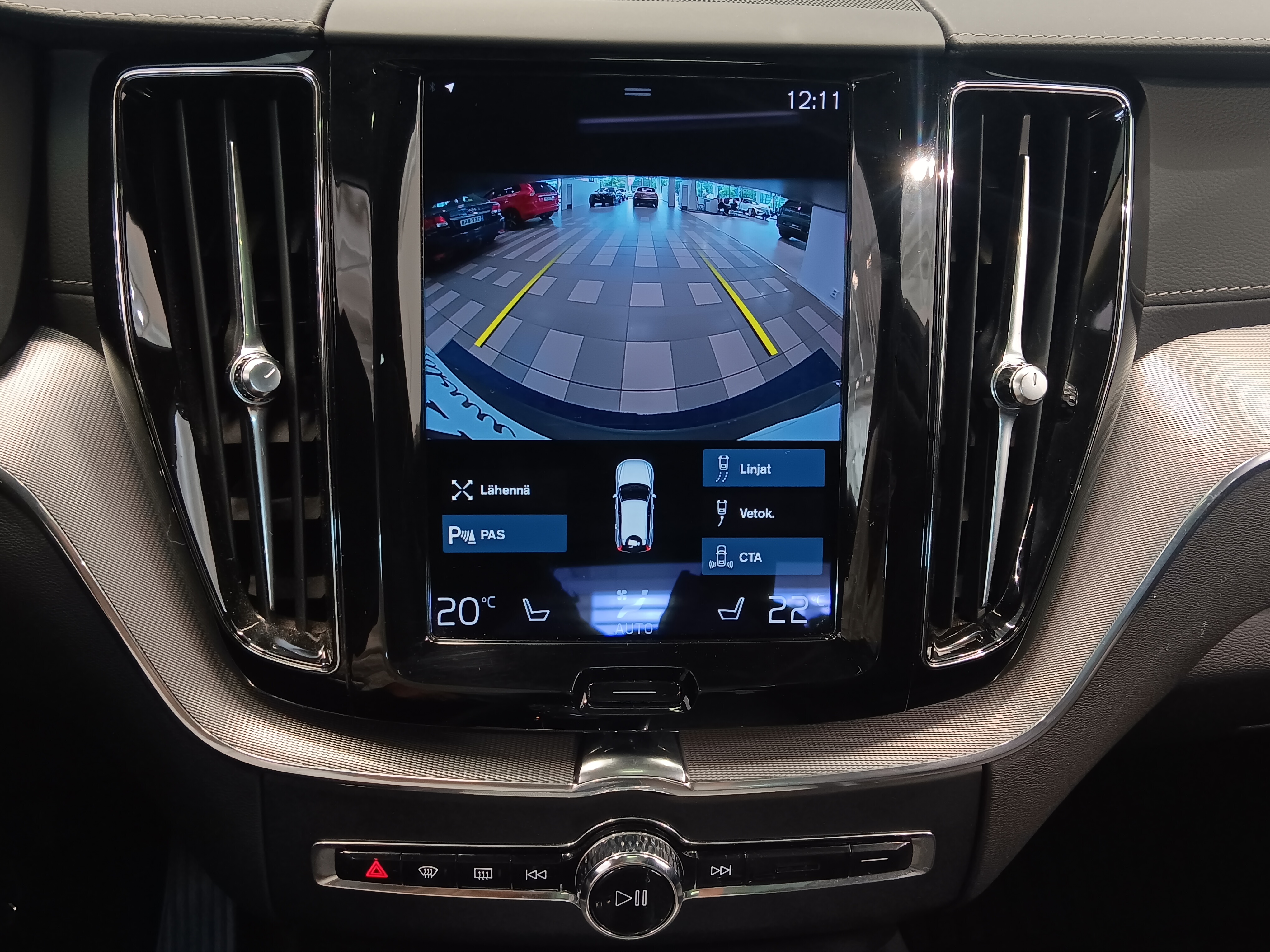 VOLVO XC60 2021