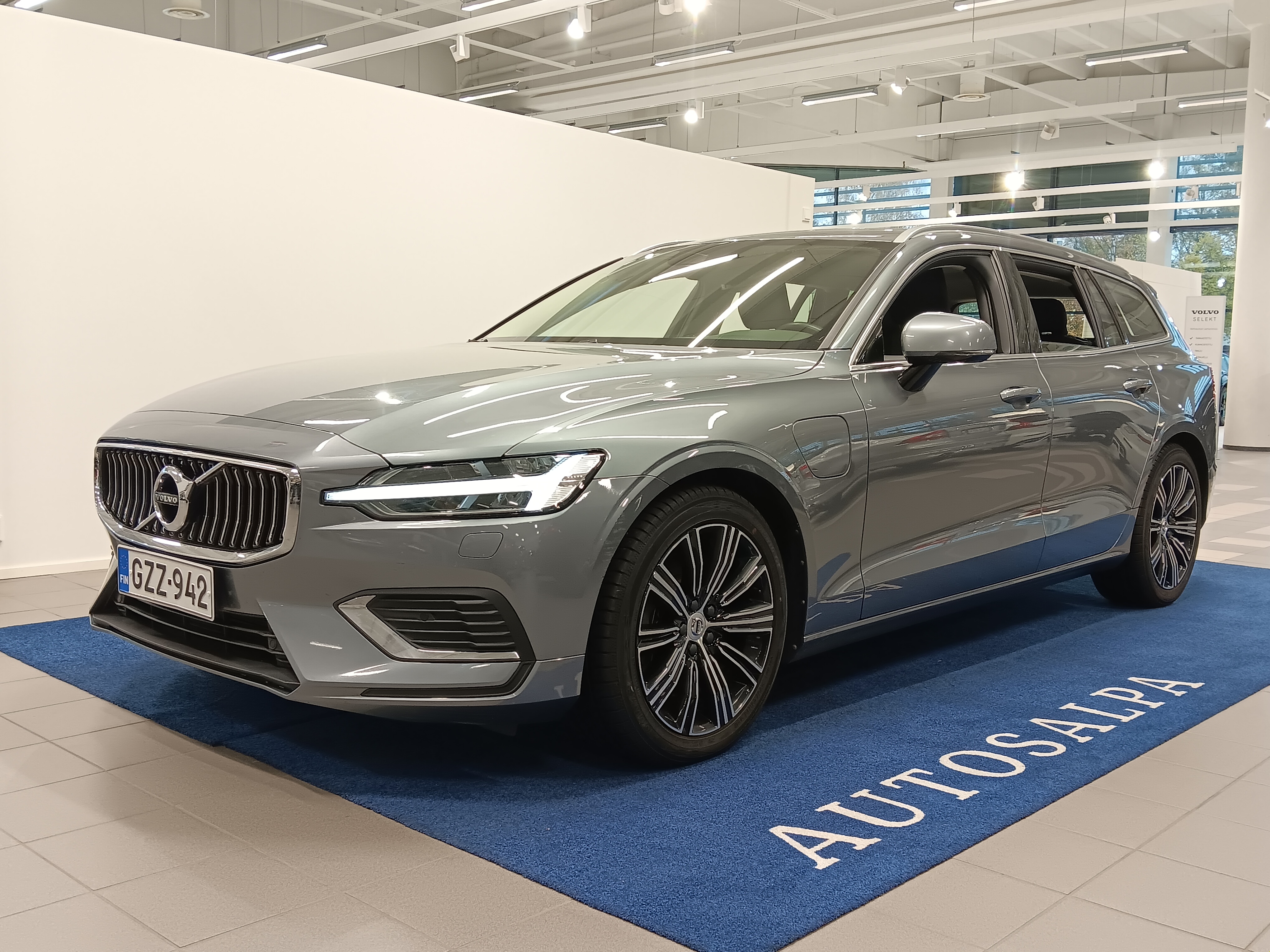 VOLVO V60 2021