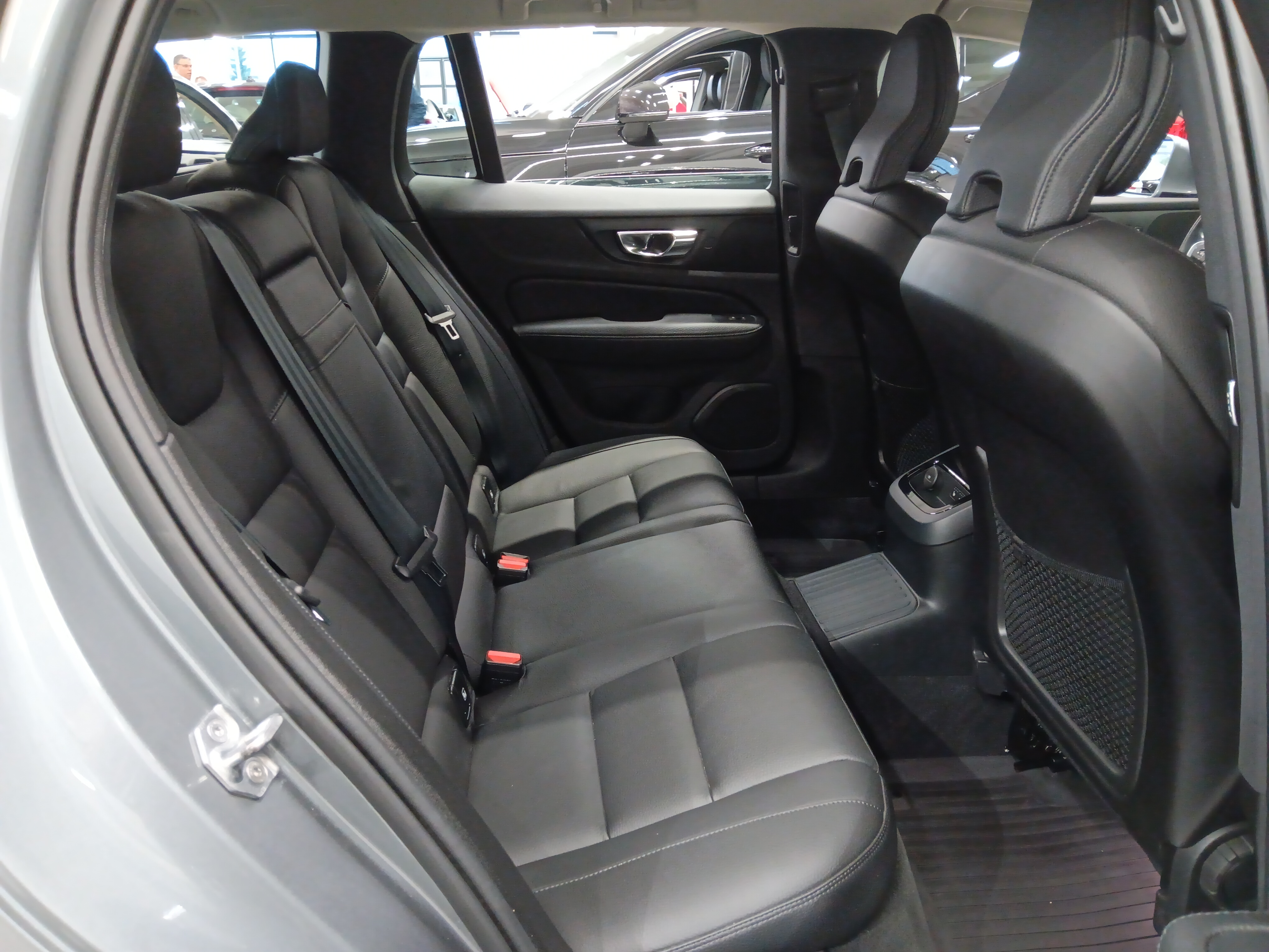 VOLVO V60 2021