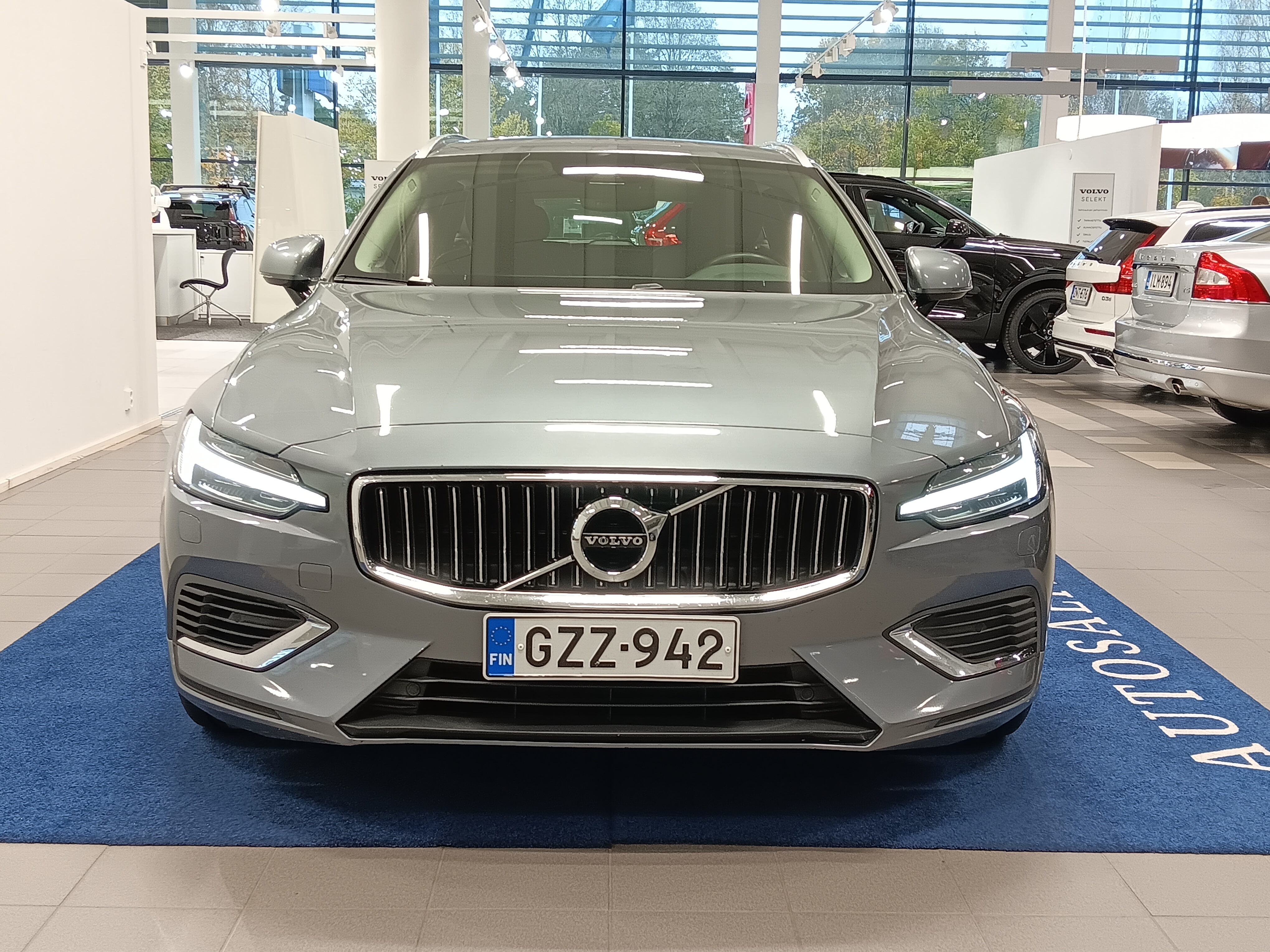 VOLVO V60 2021
